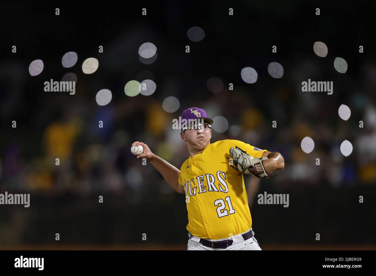 Mississippi. US, Jun 5, 2022 LSU pitcher Bryce Collins (21) pitches