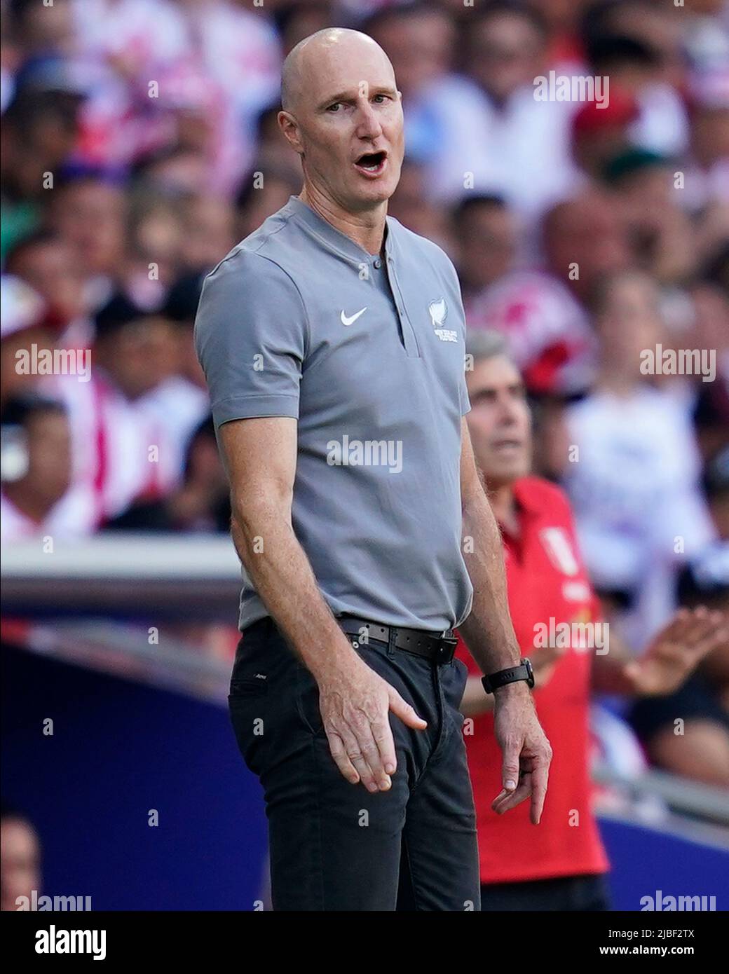 Barcelona, Spain. June 5, 2022, New Zealand head coach Danny Hay during the friendly match between Peru and New Zealand played at RCDE Stadium on June 5, 2022 in Barcelona, Spain. (Photo by Bagu Blanco / PRESSINPHOTO) Stock Photo