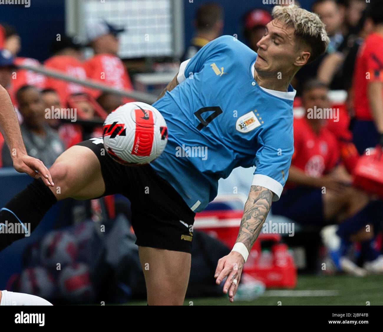 Kansas City, Kansas, USA. 4th June, 2022. Uruguay defender Guillermo Varela #4 captures the sideline offense during the first half of the game. (Credit Image: © Serena S.Y. Hsu/ZUMA Press Wire) Stock Photo