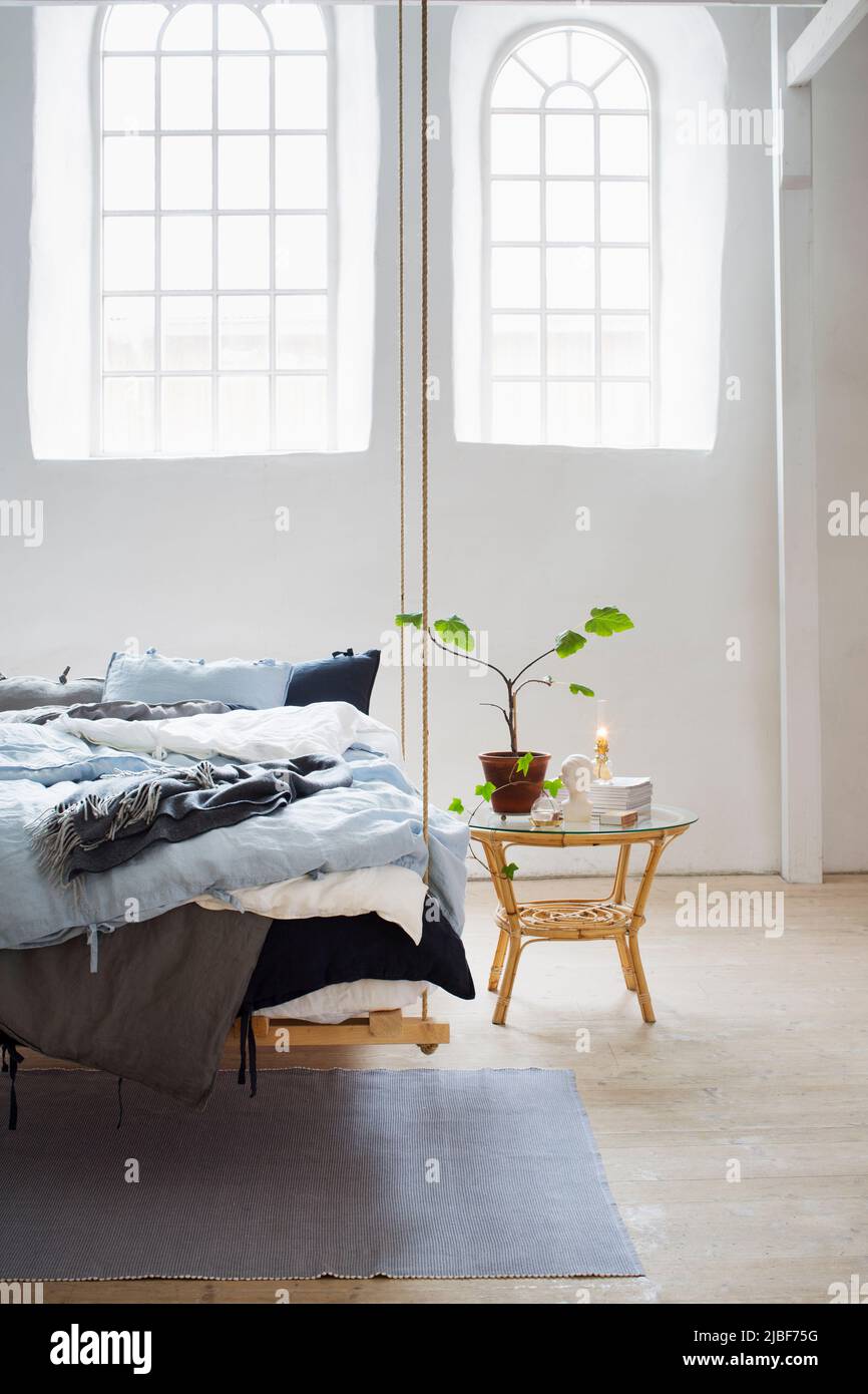 Hanging bed hires stock photography and images Alamy