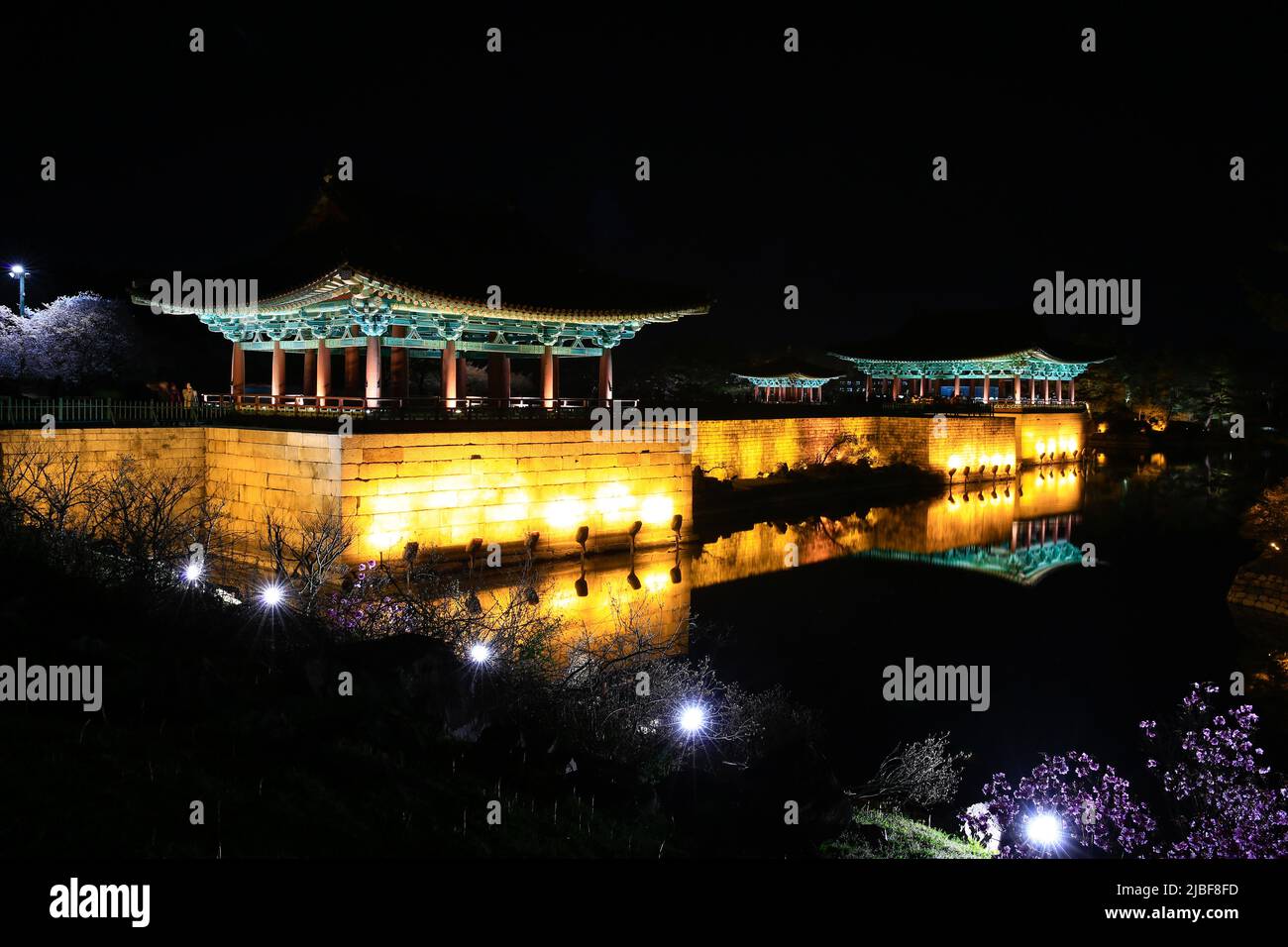 A Night View Of Gyeongju Donggung Palace And Wolji Anapji Pond Stock 