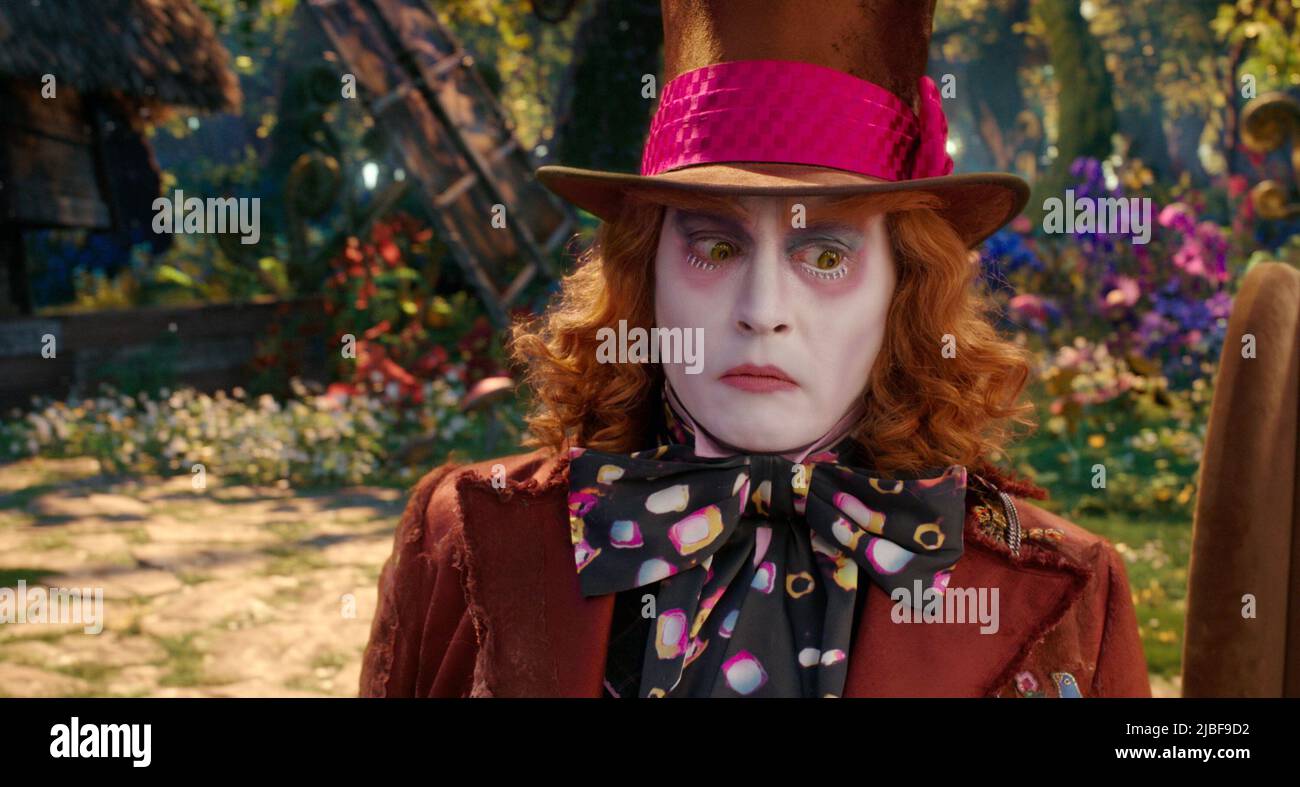 JOHNNY DEPP in ALICE THROUGH THE LOOKING GLASS (2016), directed by JAMES  BOBIN. Credit: WALT DISNEY PICTURES/ROTH FILMS/TEAM TODD/TIM BURTON PRODUCT  / Album Stock Photo - Alamy
