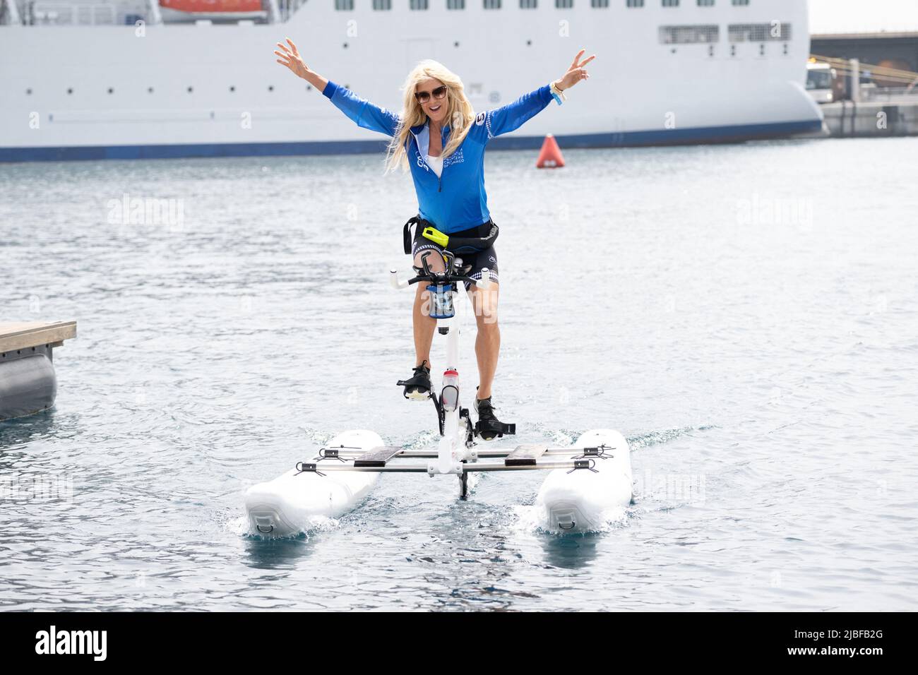 NO TABLOIDS - NO WEB - Victoria Silvstedt at the finish of the Riviera