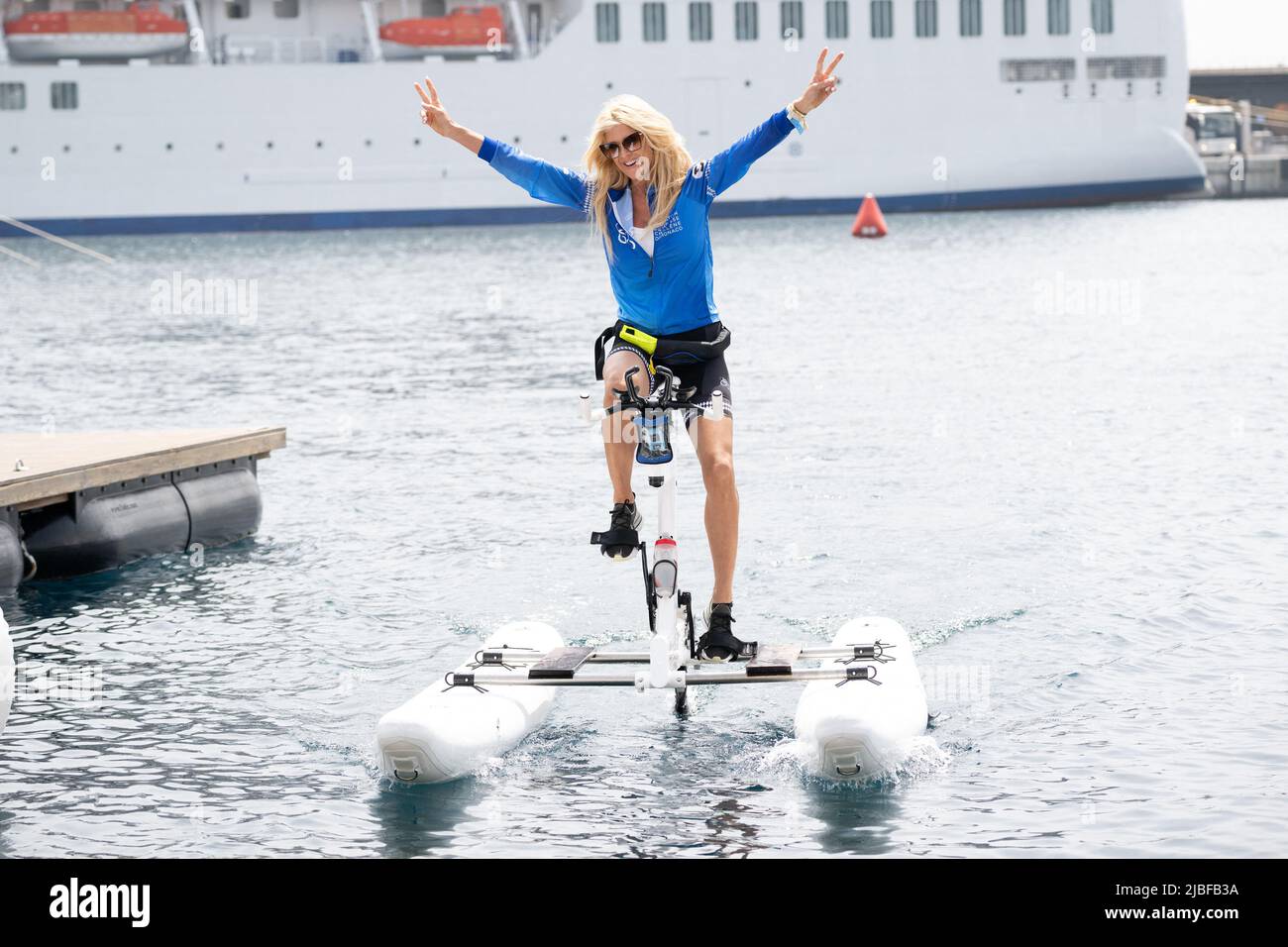 NO TABLOIDS - NO WEB - Victoria Silvstedt at the finish of the Riviera