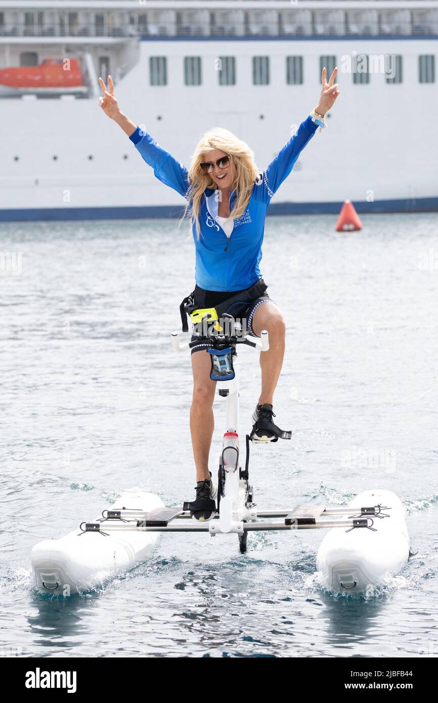 NO TABLOIDS - NO WEB - Victoria Silvstedt at the finish of the Riviera