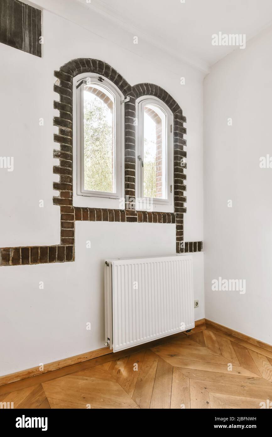 Arched windows and white walls hi-res stock photography and images - Alamy