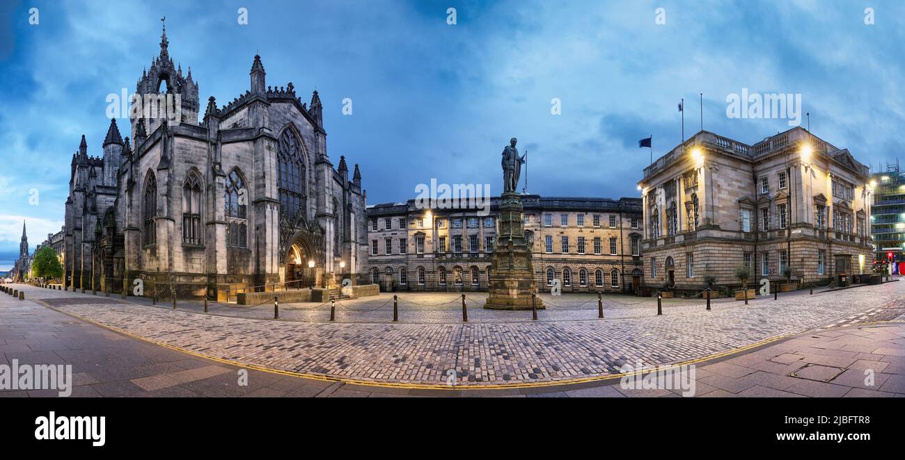 West Parliament square with st giles cathedral at night, panorama - Edinburgh, Scotland Stock Photo