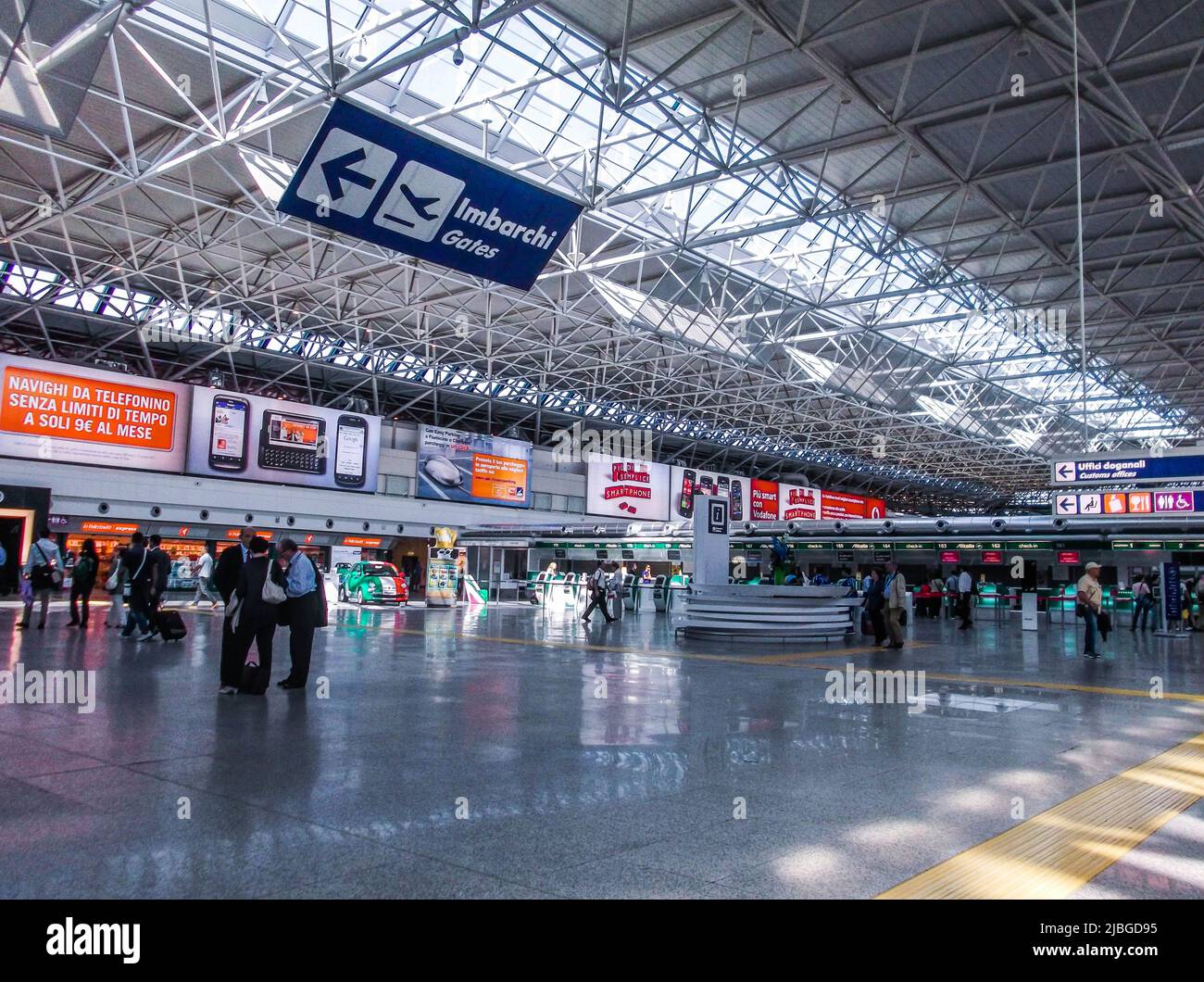 Airpot gates hi-res stock photography and images - Alamy