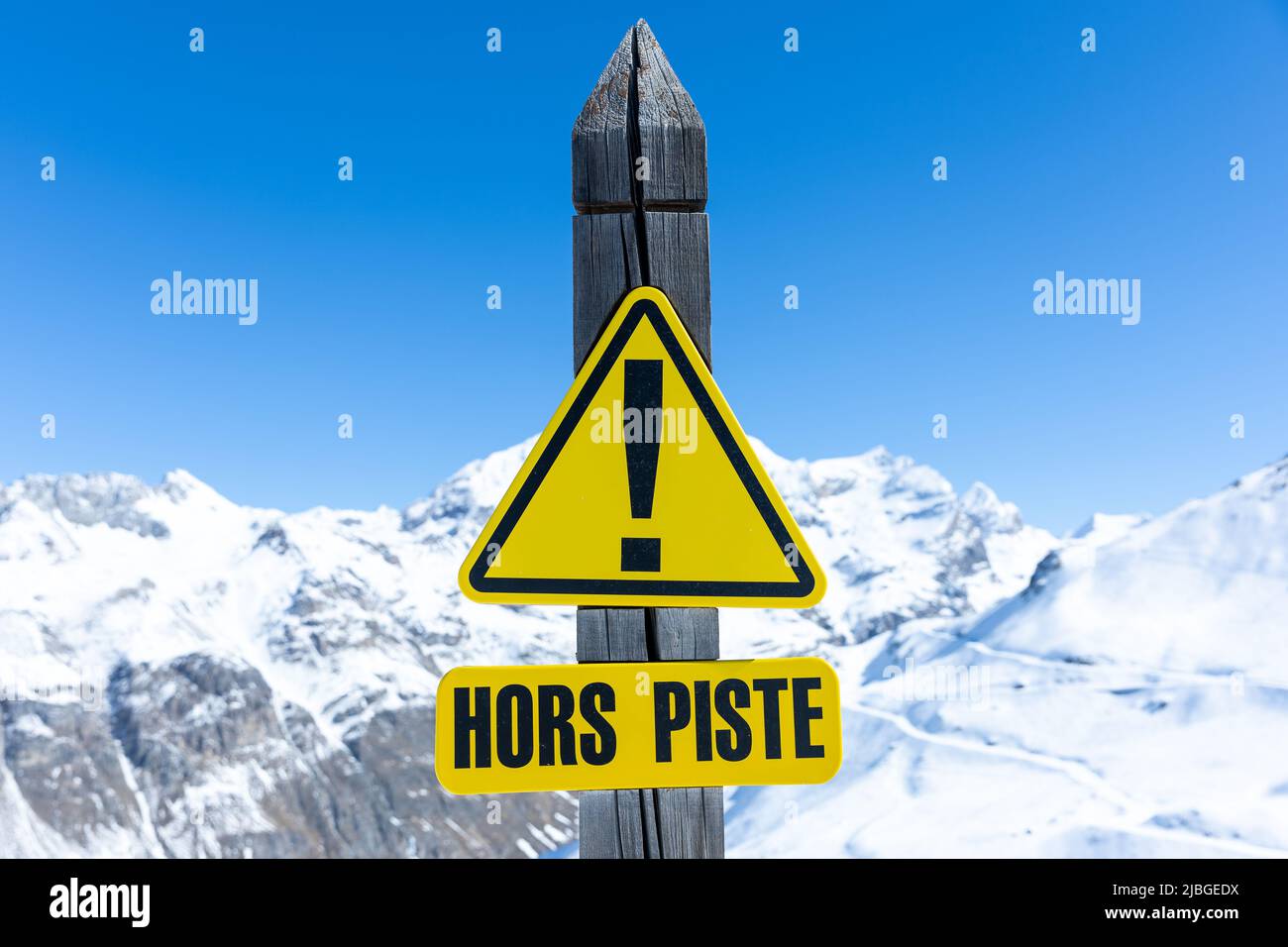 Ski piste sign french alps hi-res stock photography and images - Alamy