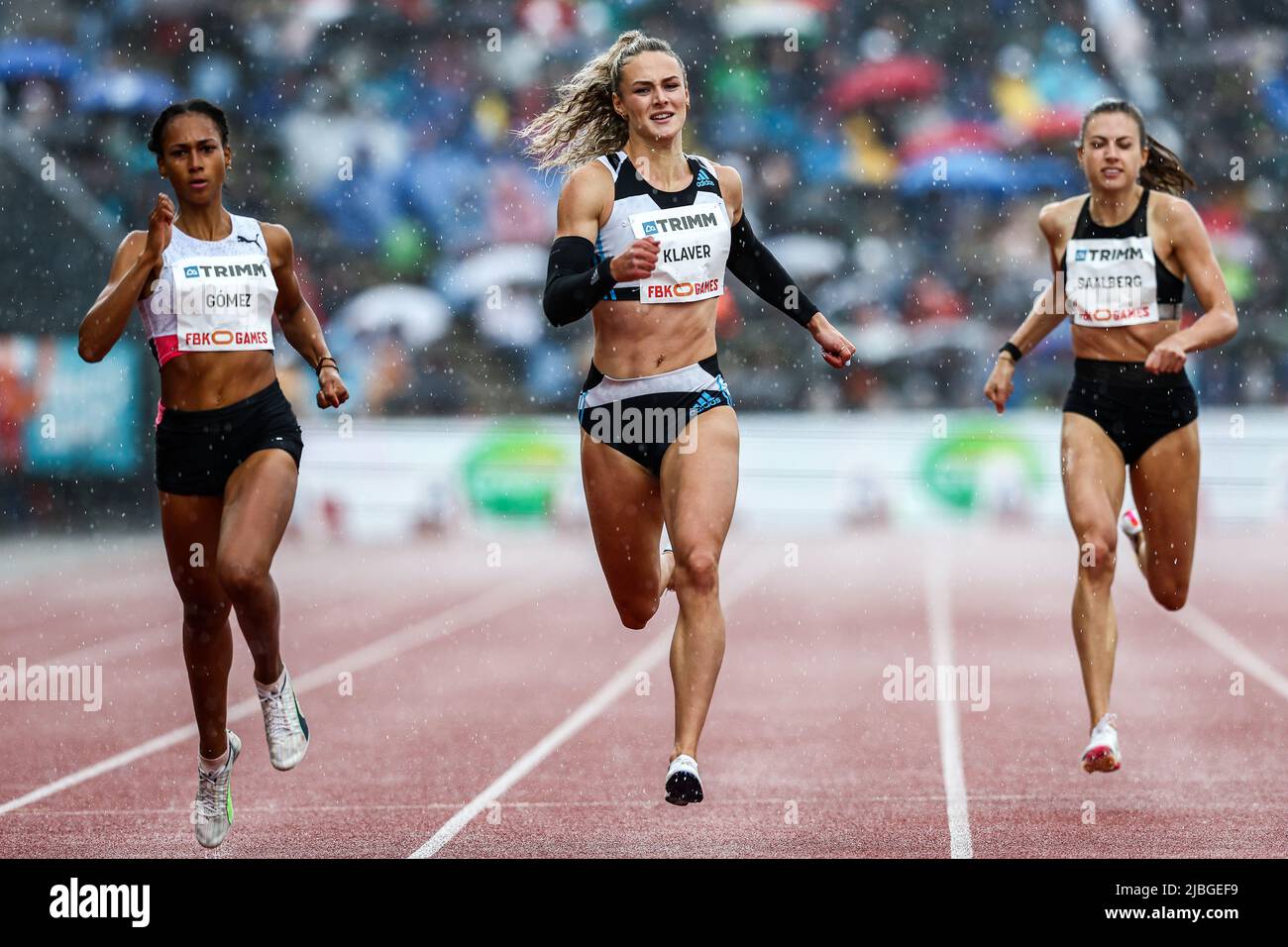 HENGELO - Roxana Gomez, Lieke Klaver and Eveline Saalberg in action in the women's 400m event during the FBK Games. ANP VINCENT JANNINK Stock Photo