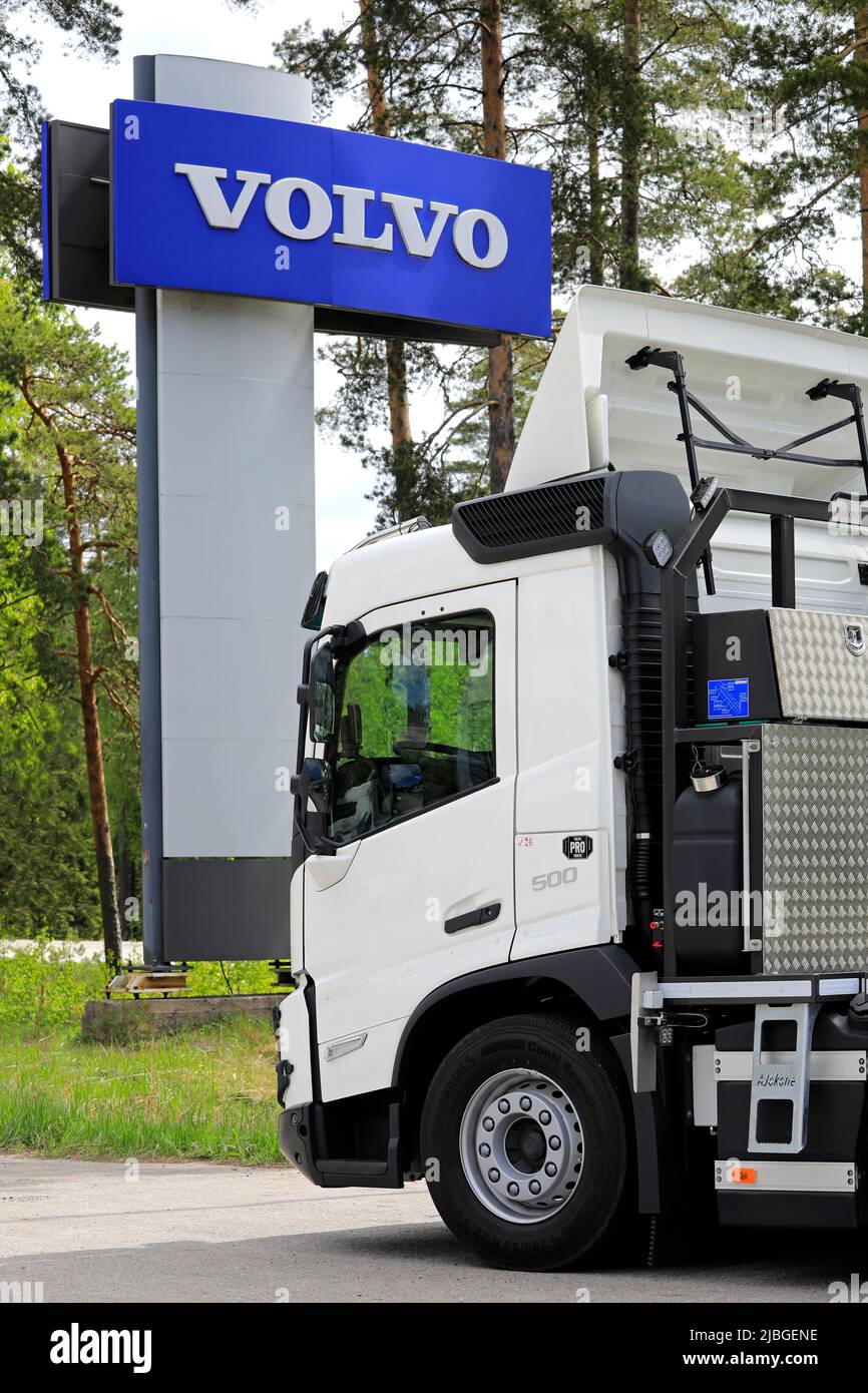 Volvo FMX 500 8×4 rigid Day cab with tipper body '2009–13