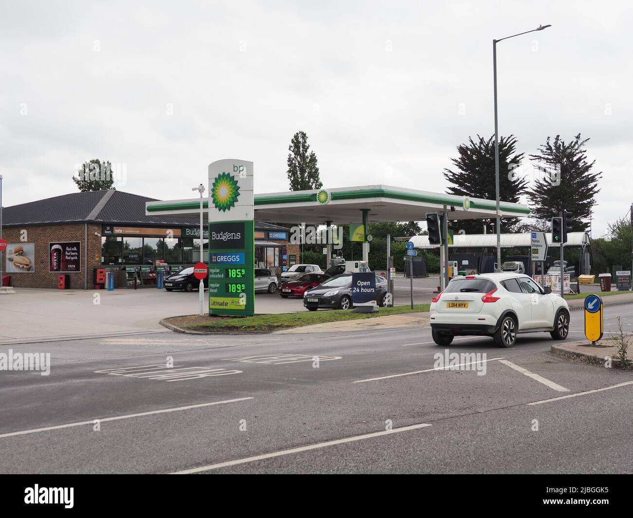 Queenborough, Kent, UK. 6th June, 2022. Motorists face record fuel