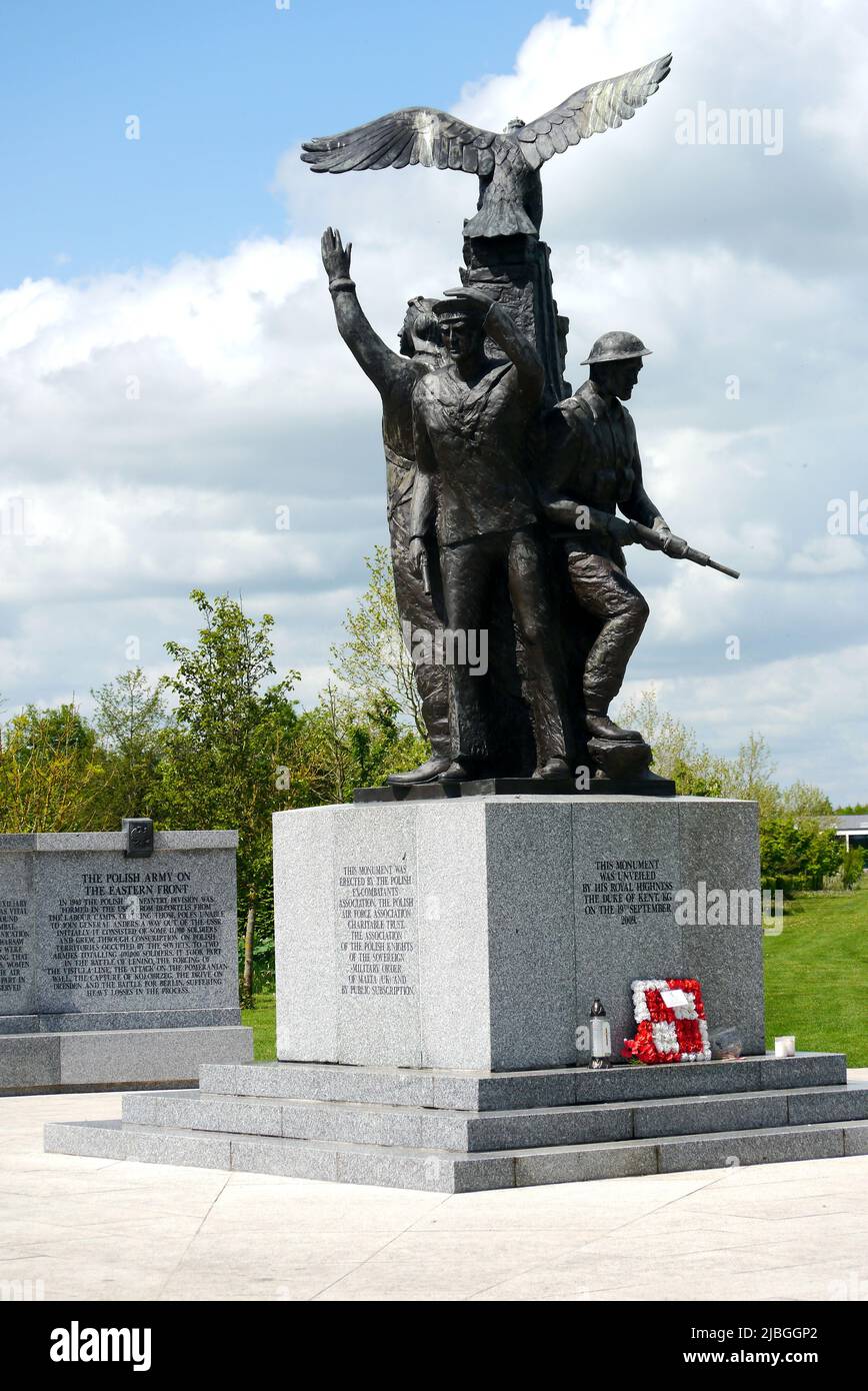 Bronze Statue Memorial to the Polish Armed Forces in World War II at