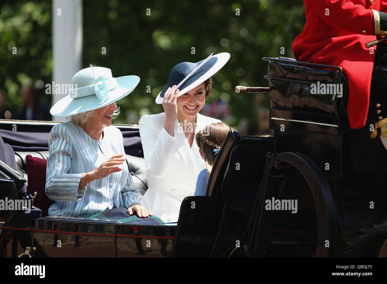England, London, Queens Platinum Jubilee celebrations on the Mall, 02/06/2022, Duchess of Cambridge and Duchess of Cornwall in open top carriage. Stock Photo