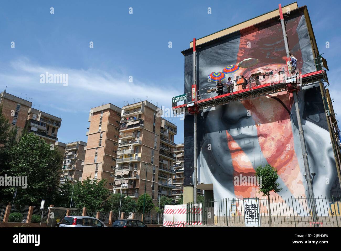 Napoli, Campania, ITALIA. 6th June, 2022. 06/06/22 Naples, this morning in Scampia the singer Dori Ghezzi inaugurated the mural made by the artists Jorit and Trisha in Fabrizio De AndrÃ (Credit Image: © Fabio Sasso/ZUMA Press Wire) Stock Photo