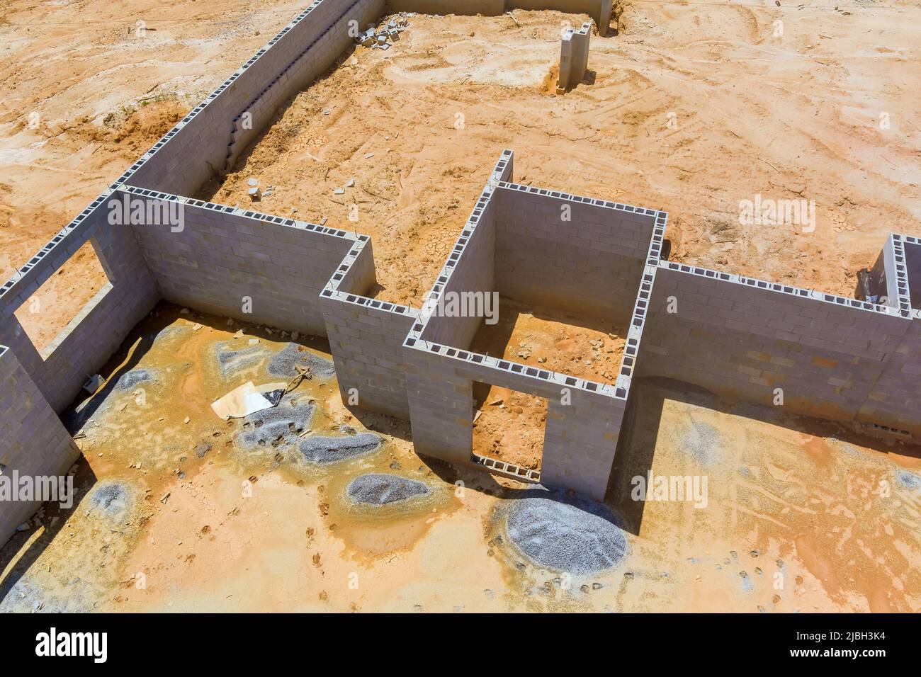 Concrete block foundation hi-res stock photography and images - Alamy