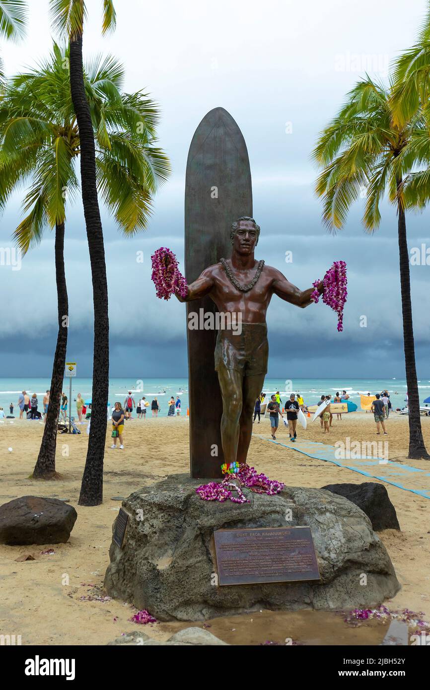 Duke Kahanamoku statue, Waikiki, Oahu, Hawaii Stock Photo