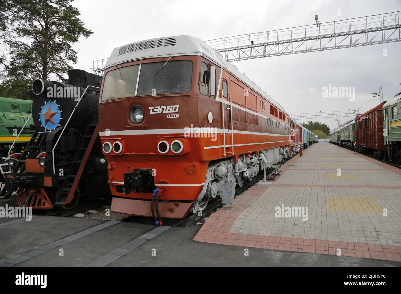 Historic Russian locomotive ТЭП80 / TEP80 and steam locomotive ...