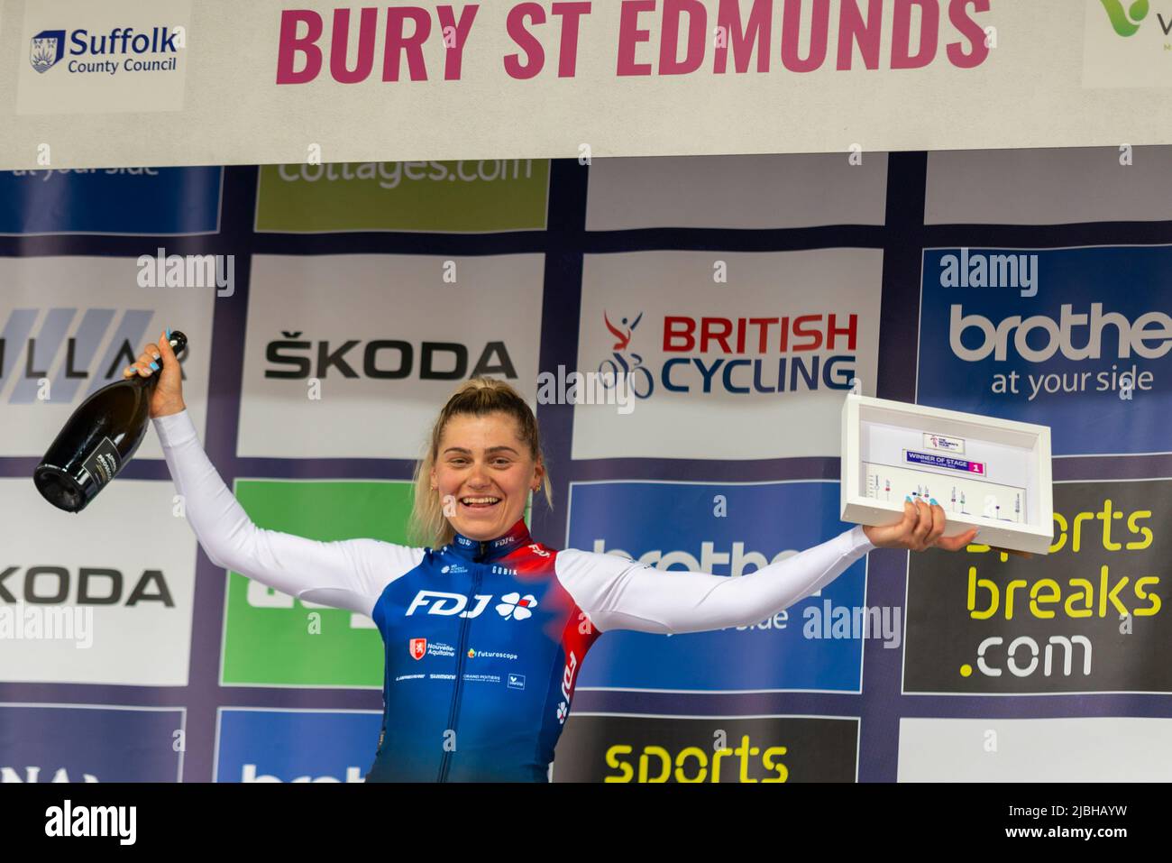Bury St. Edmunds, Suffolk, UK. 6th Jun, 2022. The UCI Women’s Tour