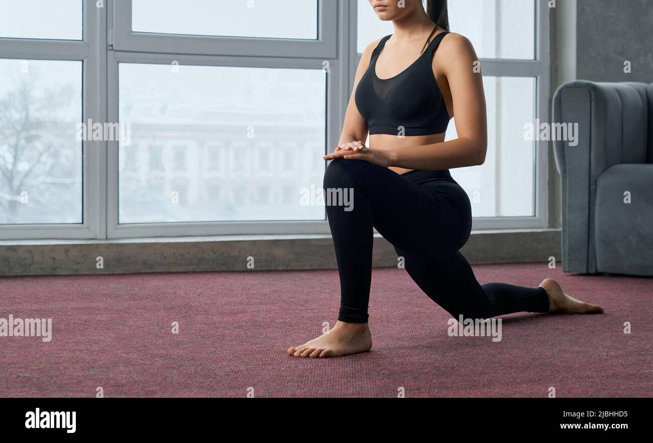 Girl crop top leggings hi-res stock photography and images - Alamy