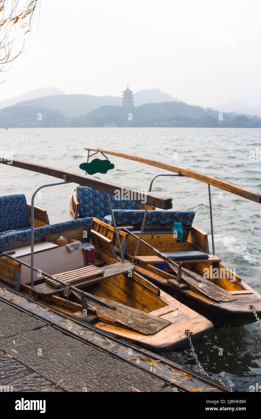 Traditional Chinese boat Stock Photo Alamy