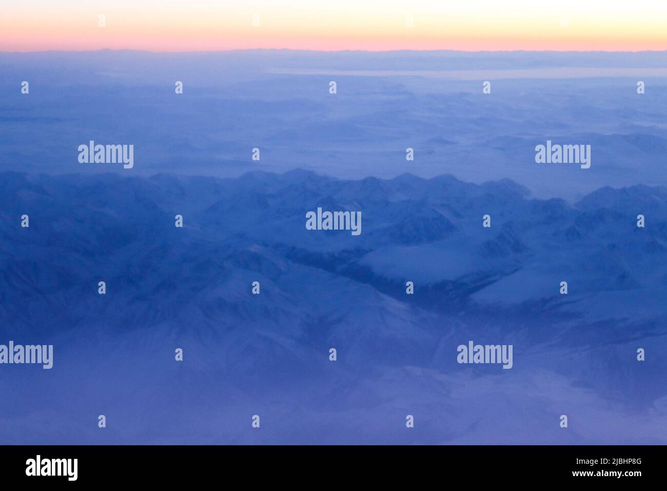 Speed flight aerial view mountain hi-res stock photography and images ...