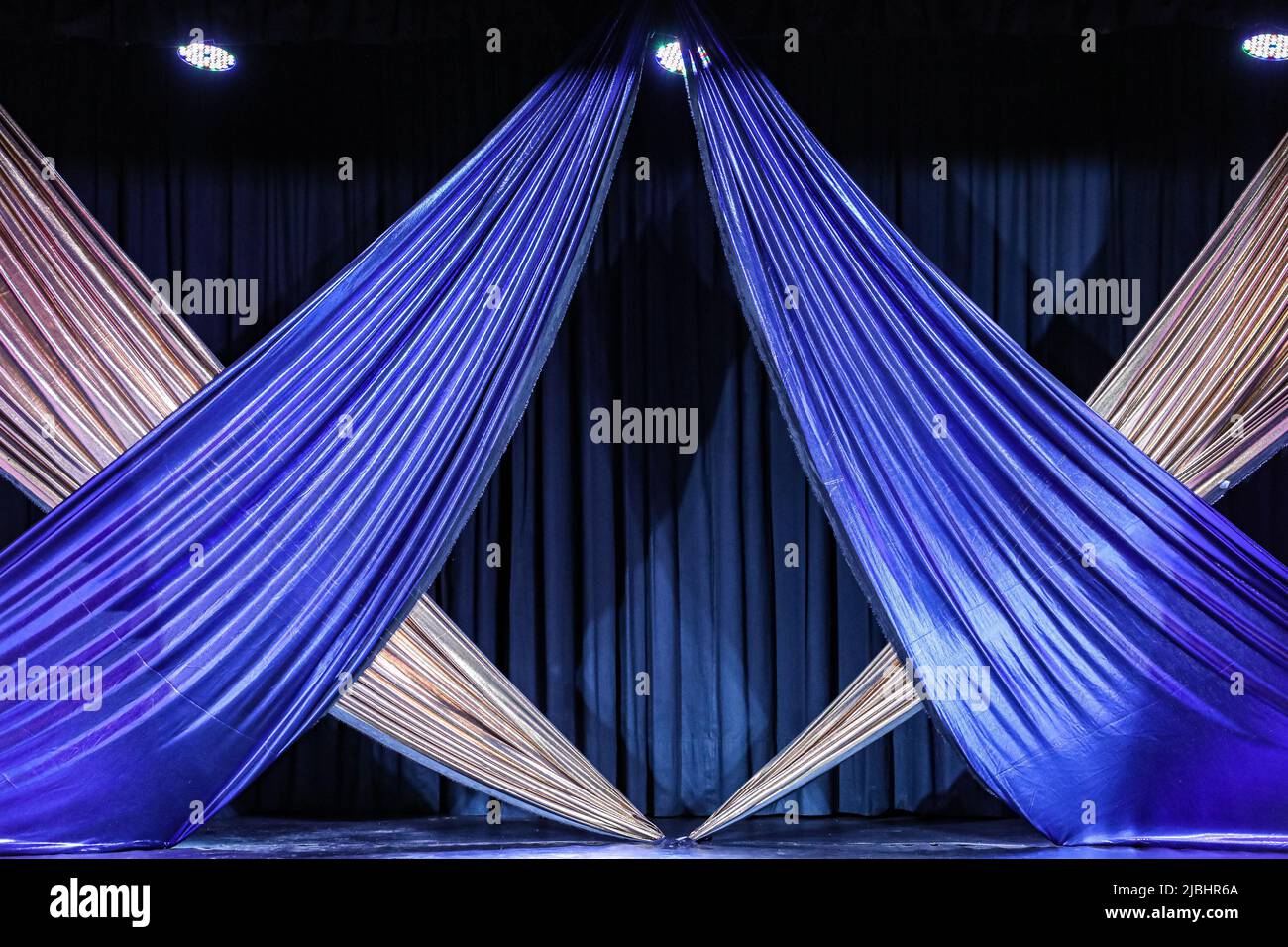 Stage curtain blue hi-res stock photography and images - Page 2 - Alamy, image size:1300x956
