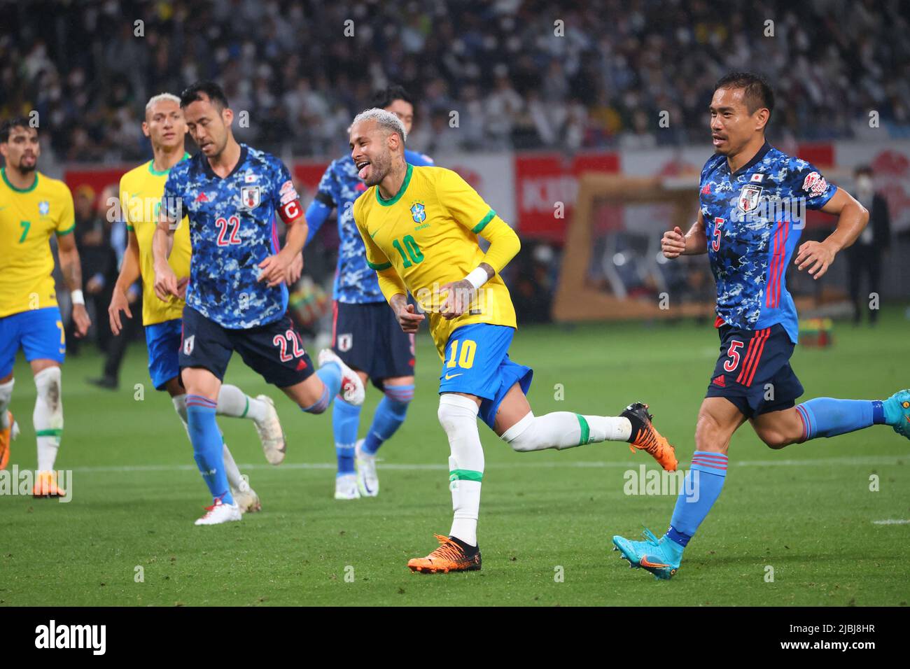 National Stadium, Tokyo, Japan. 6th June, 2022. (L to R) Maya Yoshida