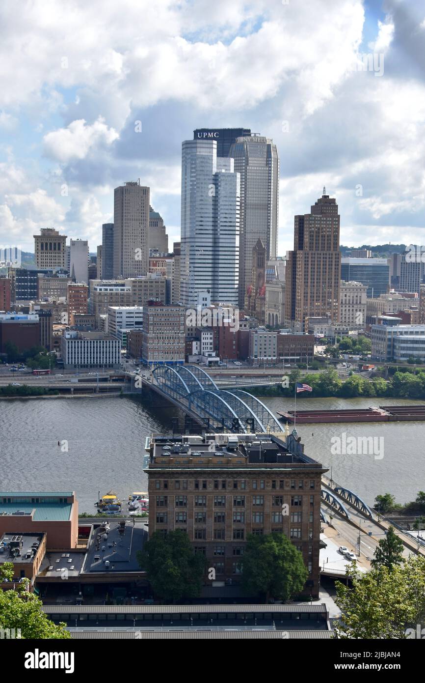 Pittsburgh funicular skyline hi-res stock photography and images - Alamy