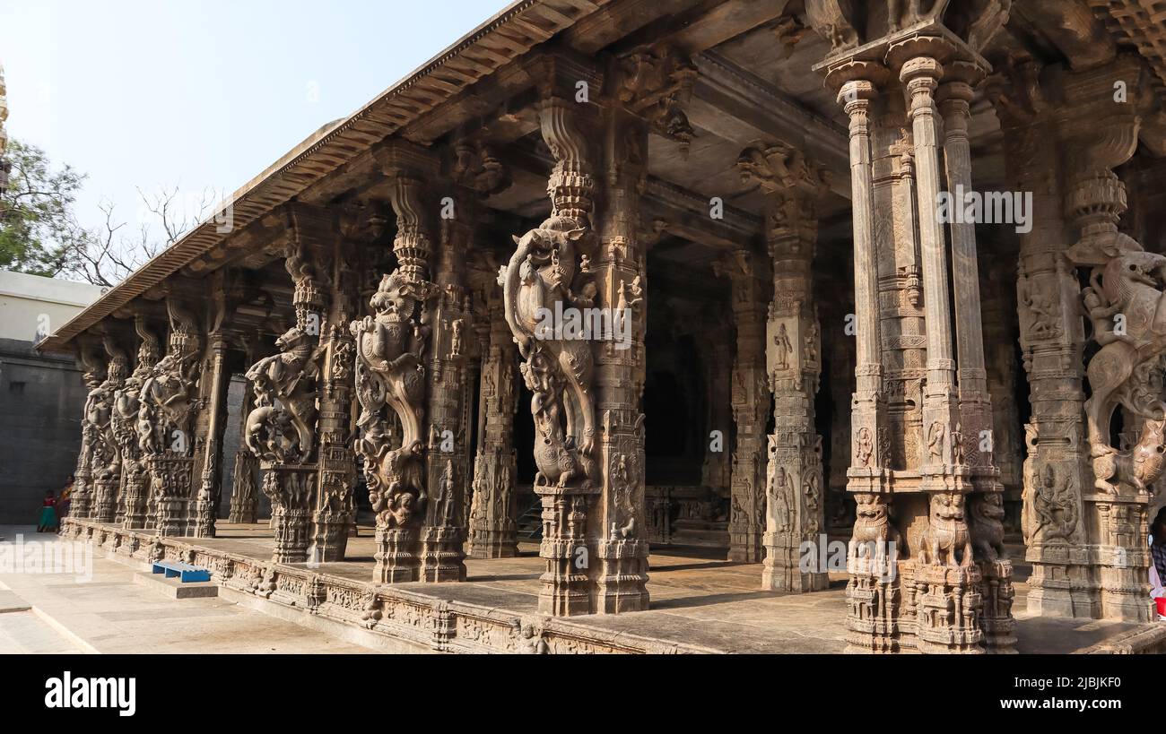 War Scene Sculptured Pillars of Vellore Fort Temple, Vellore, Tamilnadu, India. Stock Photo