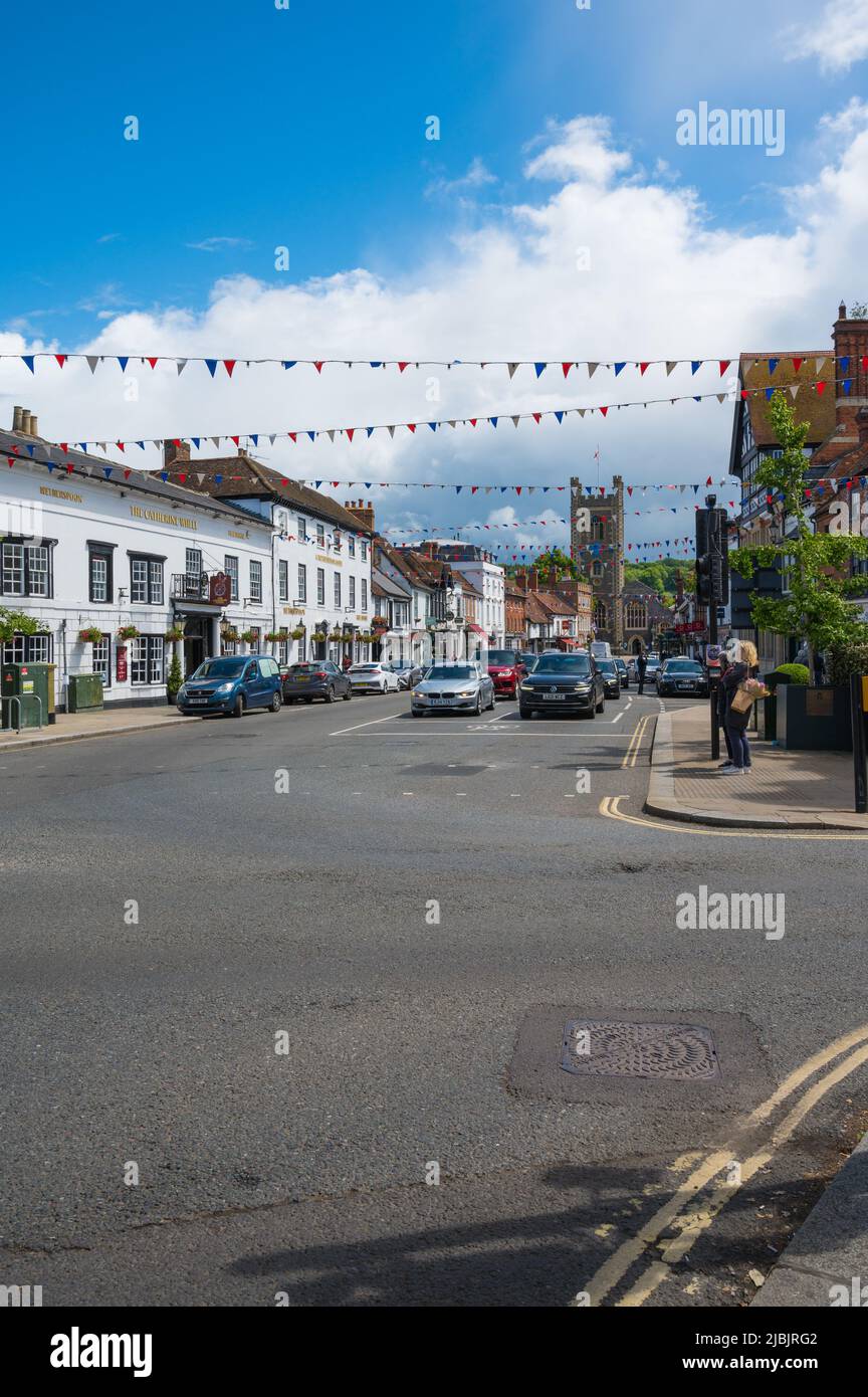 View along Hart Street towards the church from the Bell Street, Duke Street, Market Place junction. Henley on Thames, Oxfordshire, England, UK. Stock Photo