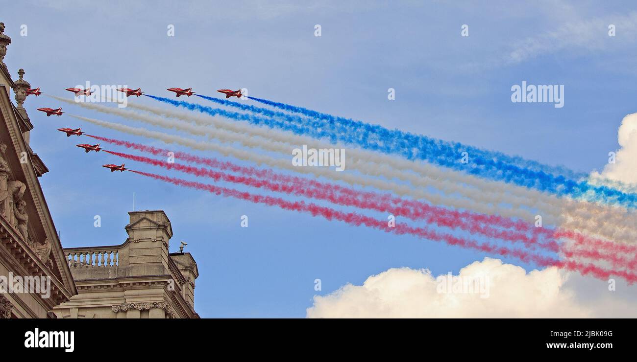 Red Arrows, London 2022.  The Red Arrows flying over London to celebrate the Platinum Jubilee of HM Queen Elizabeth II Stock Photo
