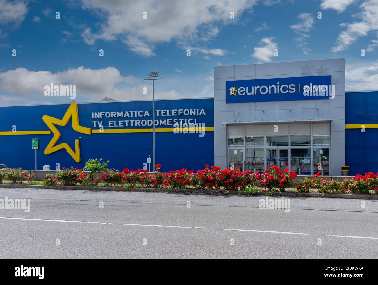 Cuneo, Italy - June 03, 2022: Euronics Dimo store, international electrical retail group. Tex : informatica telefonia tv elettrodomestici (computer te Stock Photo