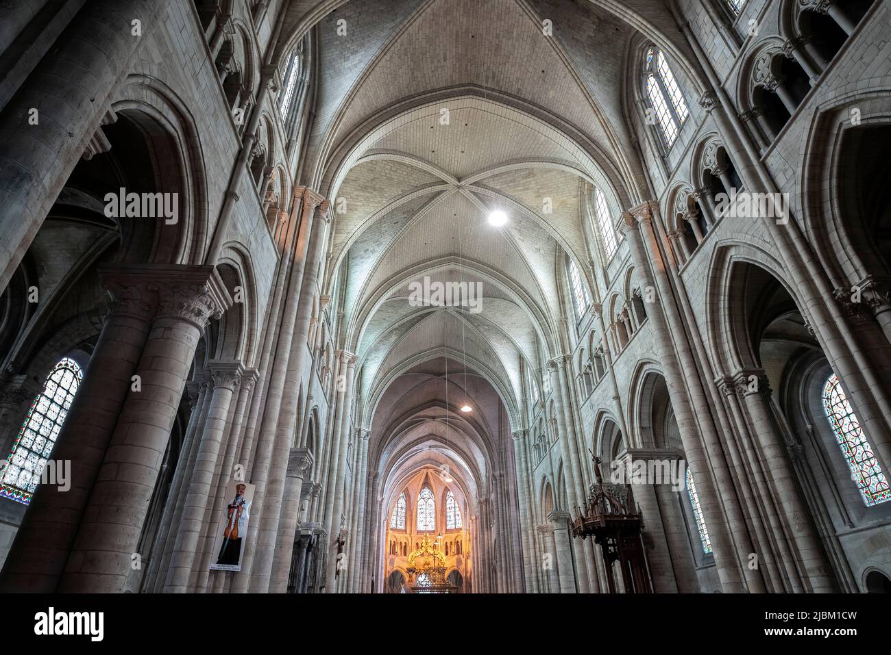 Central nave of the  Sens Saint-Etienne cathedral. Sens Cathedral is a Catholic cathedral in Sens in Burgundy, France. Stock Photo