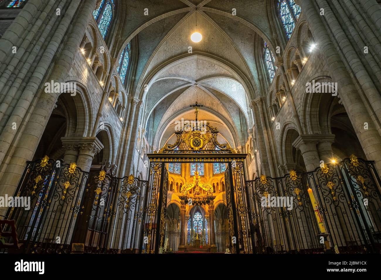 Central nave of the  Sens Saint-Etienne cathedral. Sens Cathedral is a Catholic cathedral in Sens in Burgundy, France. Stock Photo