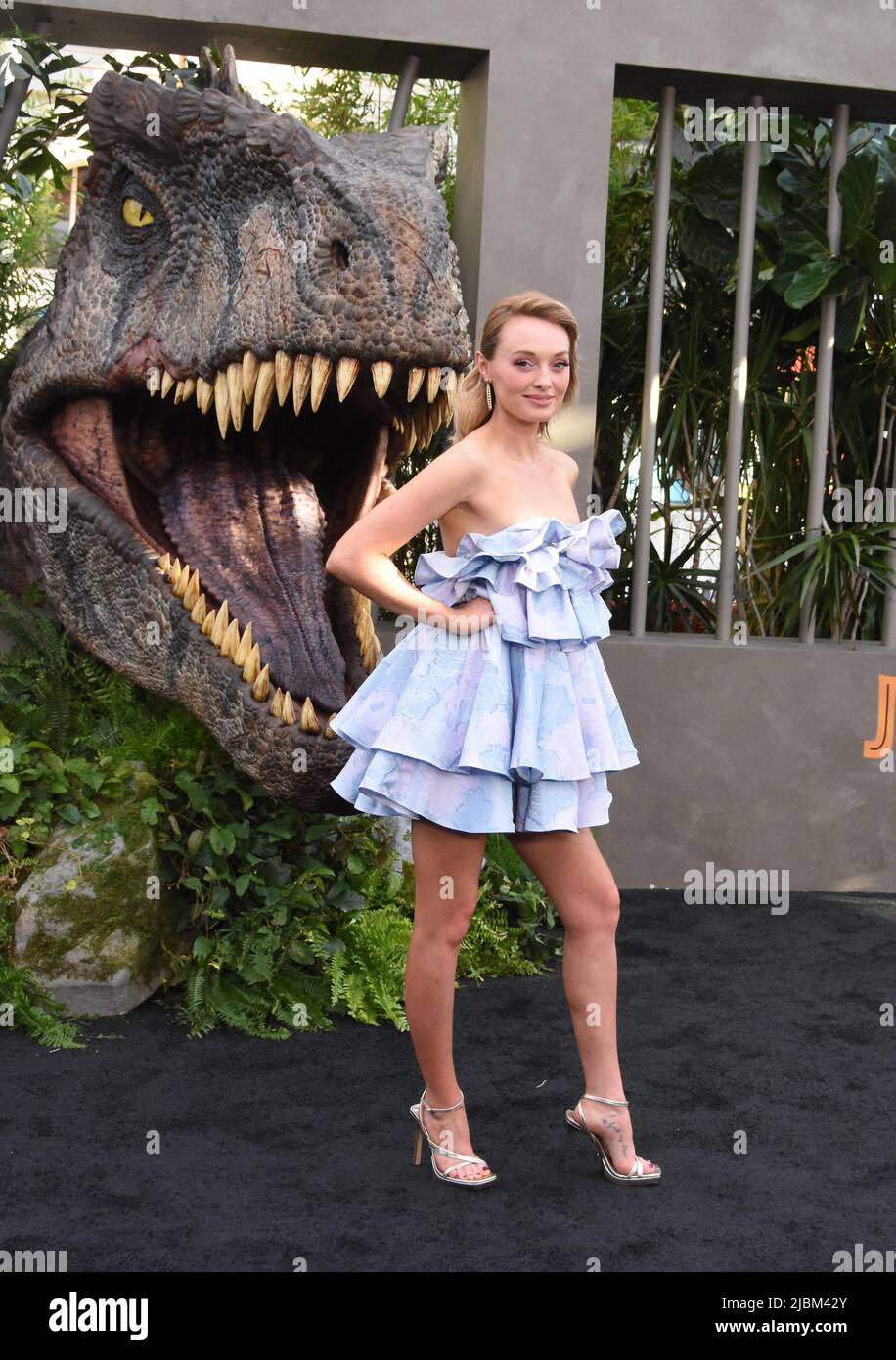 Hollywood, California, USA. 6th June, 2022. Actress Elva Trill attends Universal Pictures Presents The World Premiere of 'Jurassic World Dominion' at TCL Chinese Theatre on June 6, 2022 in Hollywood, California, USA. Credit: Barry King/Alamy Live News Stock Photo