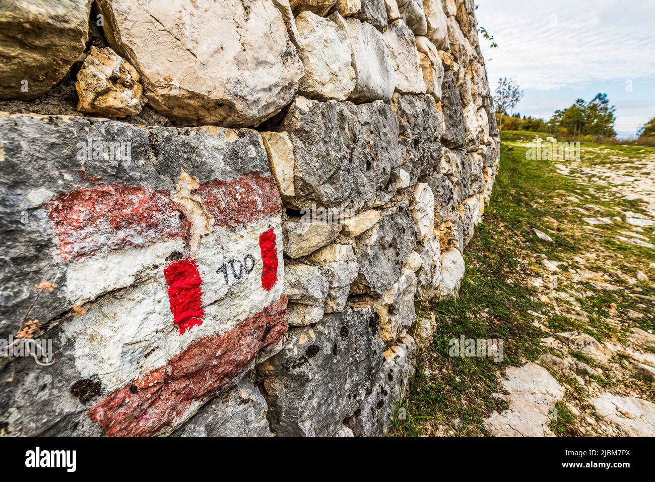 Sentiero 100 hi-res stock photography and images - Alamy