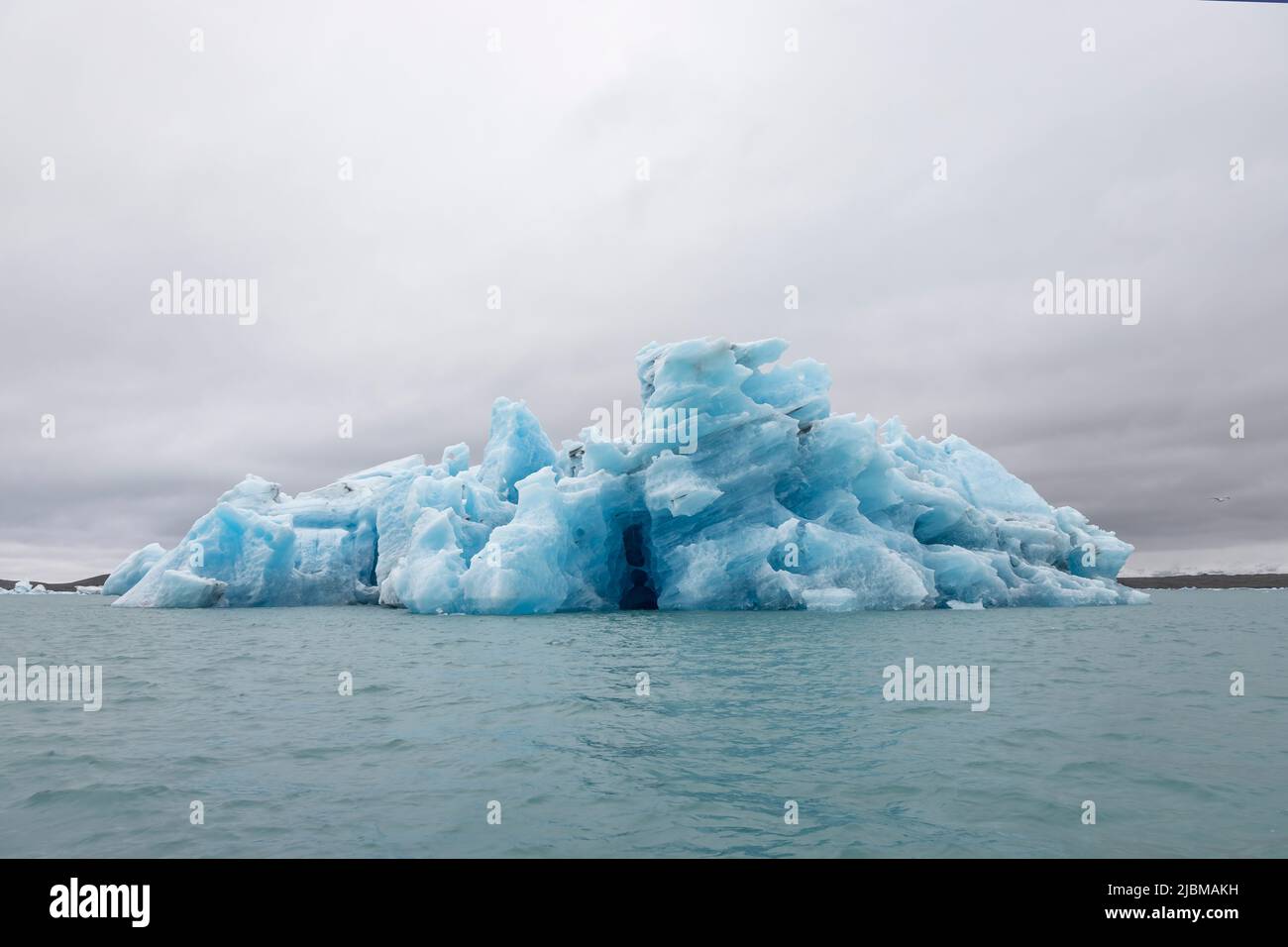 Icebergs and ice floes that have calved off the Jokulsarlon glacier Stock Photo