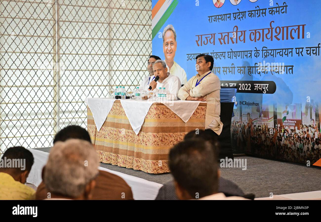 6-2-2022-chief-minister-ashok-gehlot-with-state-president-govind
