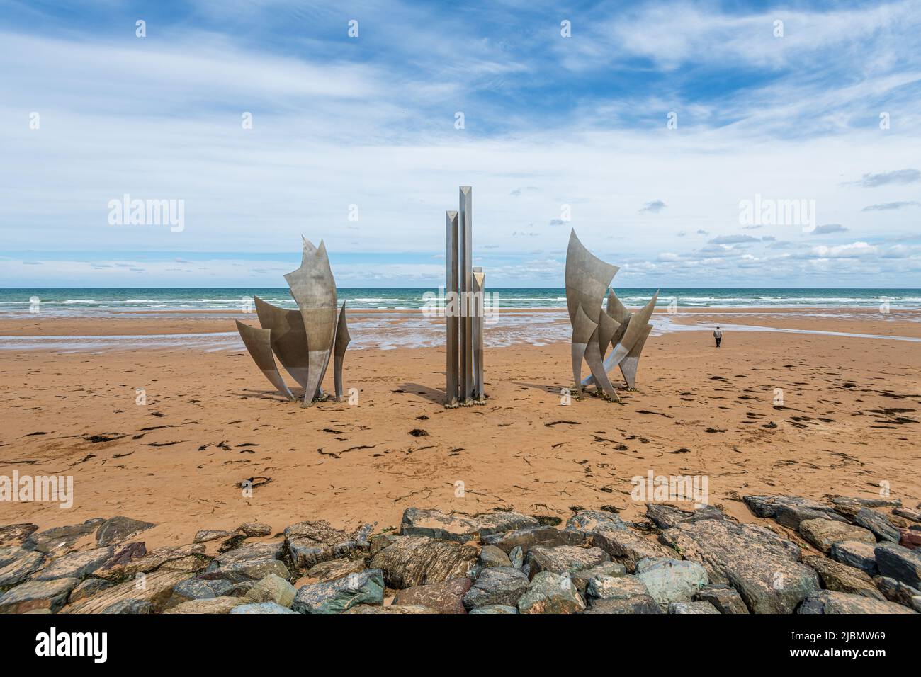 Monument Les Braves de Saint-Laurent-sur-Mer. Erigé sur le sable de la plage d’Omaha Beach, en hommage aux 35.000 soldats alliés qui débarquèrent en c Stock Photo
