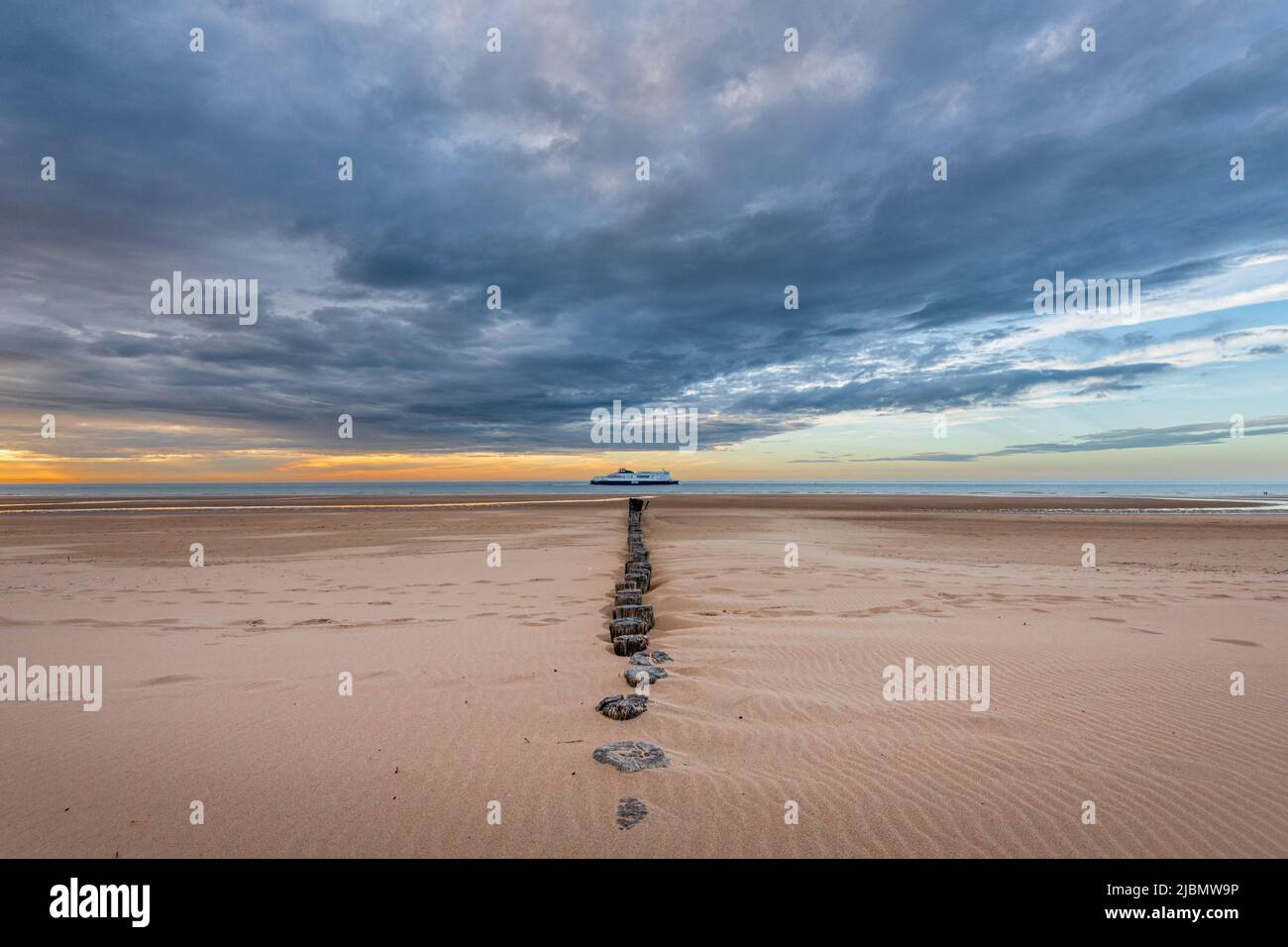 Plage de Blériot-Plage au coucher de soleil, France, Côte d'Opale Stock Photo