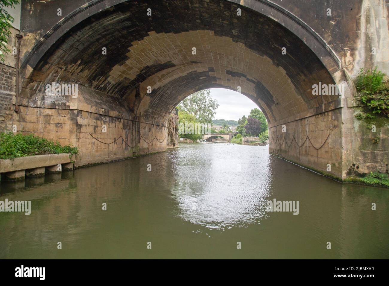 Arches underneath the Pulteney Bridge in Bath Stock Photo
