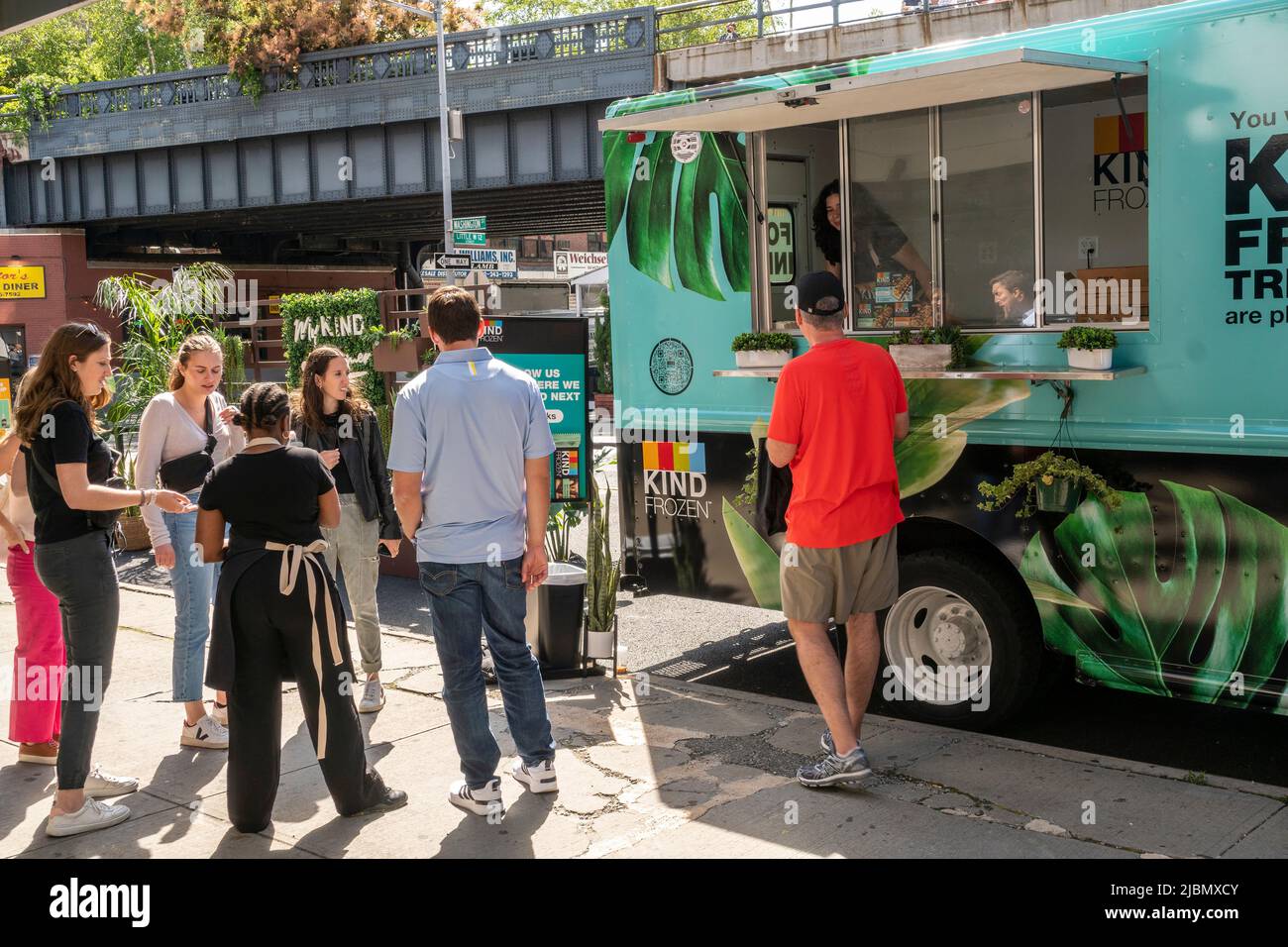 Brand activation for KIND Frozen Treat Bars in the Meatpacking District in New York on Wednesday, May 25, 2022.  The new product is in the “better-for-you” brand space. KIND is a brand of Mars Inc. (© Richard B. Levine) Stock Photo