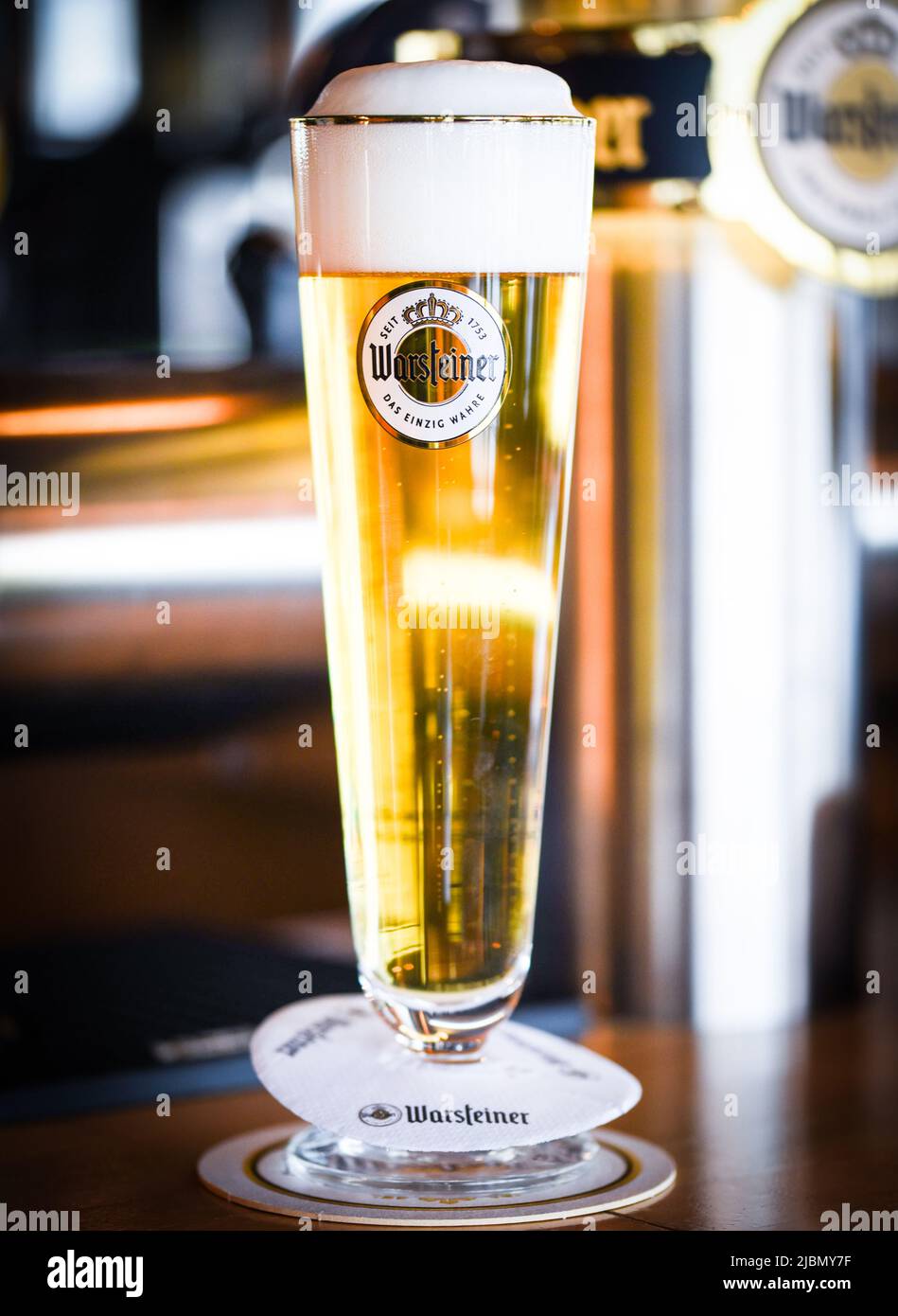 https://c8.alamy.com/comp/2JBMY7F/tasty-cold-german-beer-2JBMY7F.jpg