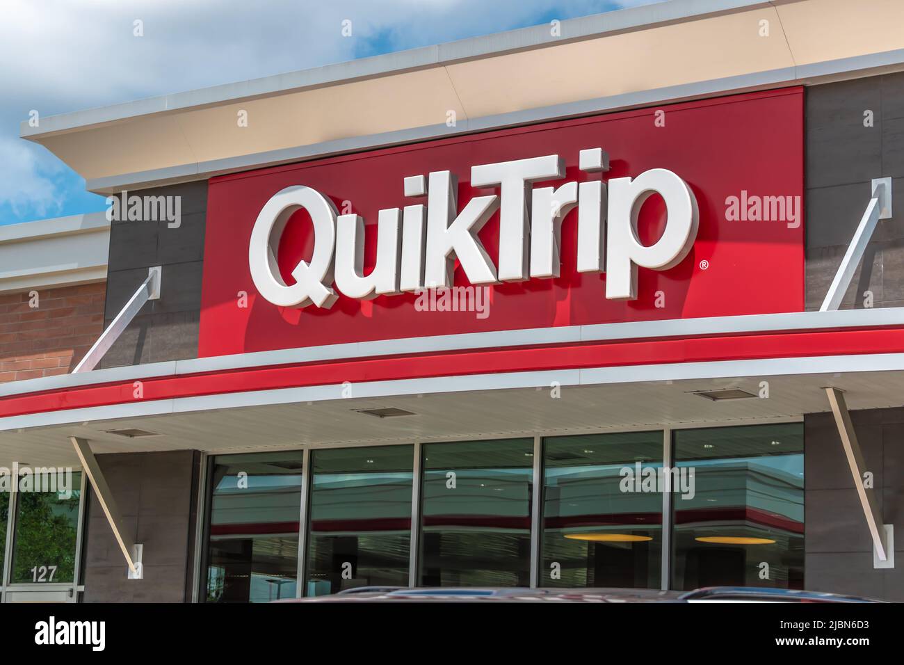 Quiktrip logo hires stock photography and images Alamy