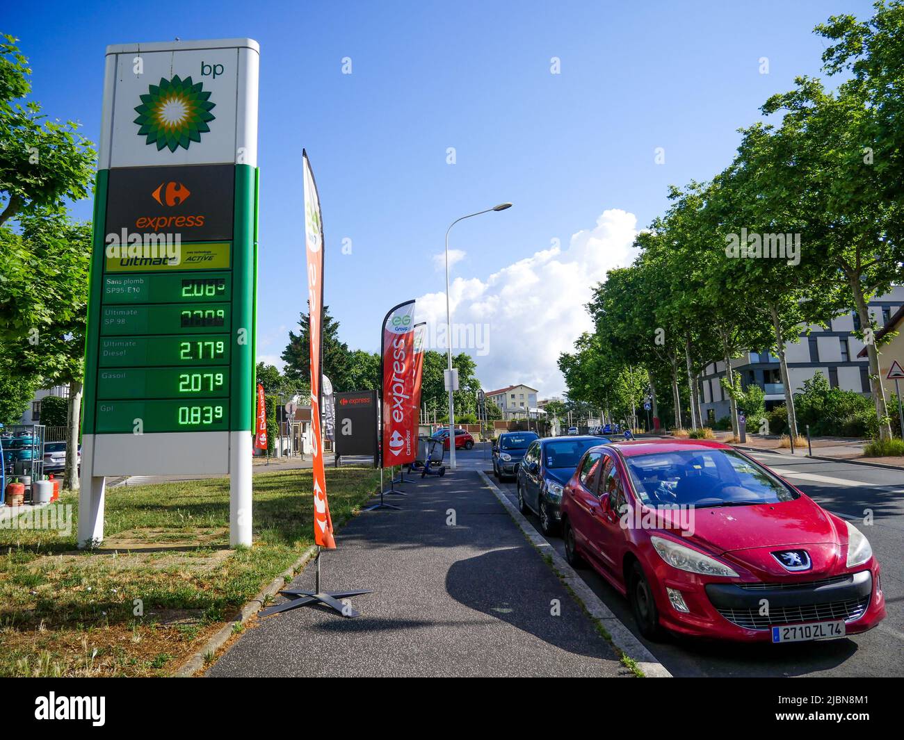 Carrefour express gas station, La Croix-Rousse district, Lyon, Rhône  department, AURA Region, France Stock Photo - Alamy