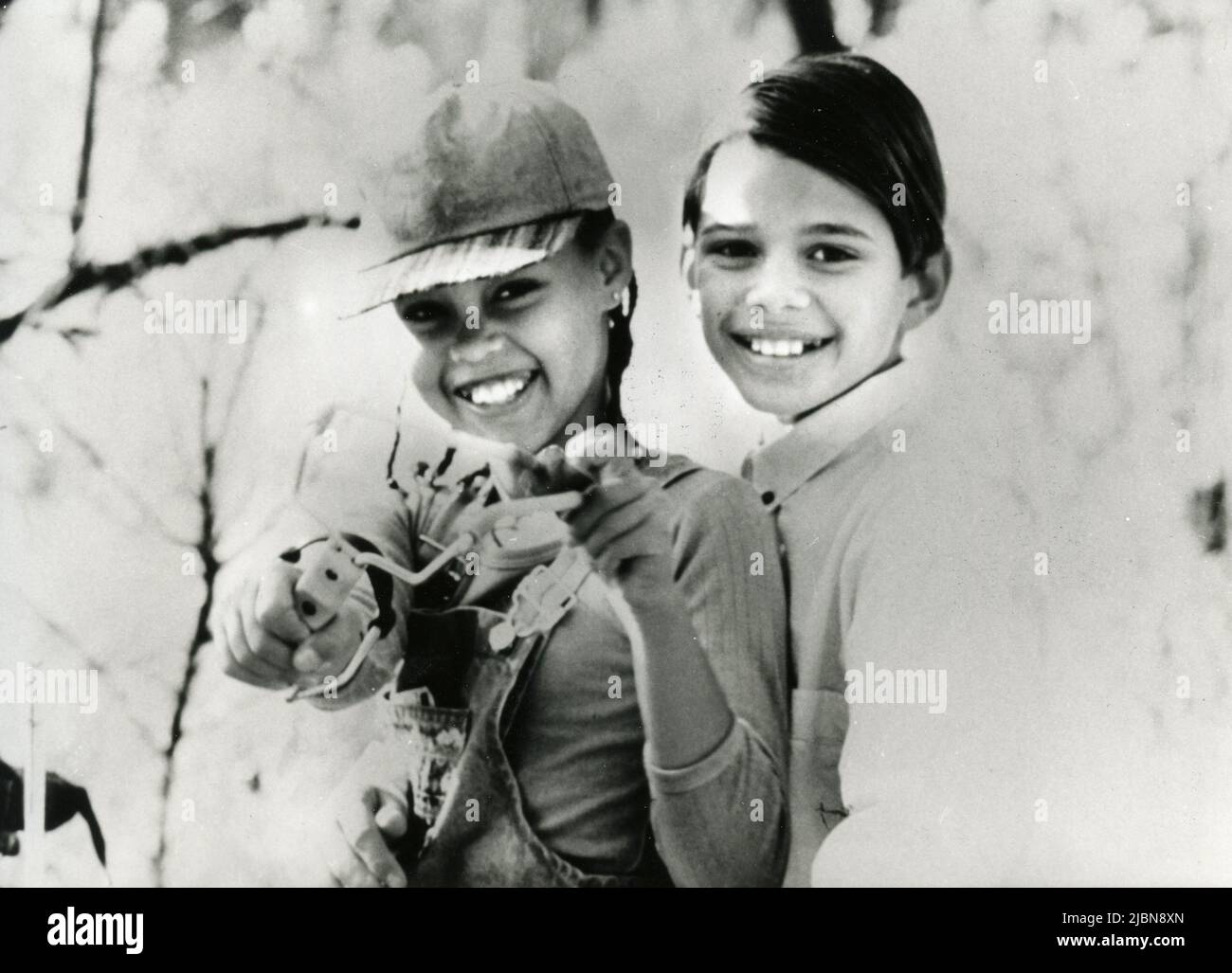 South-African actors Michelle Bowles and Skye Svormic in the movie There's a Zulu On My Stoep (Yankee Zulu), South Africa 1993 Stock Photo