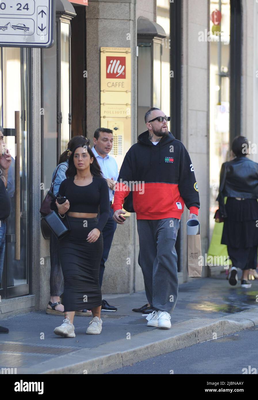 Felpa tommy hilfiger hi-res stock photography and images - Alamy