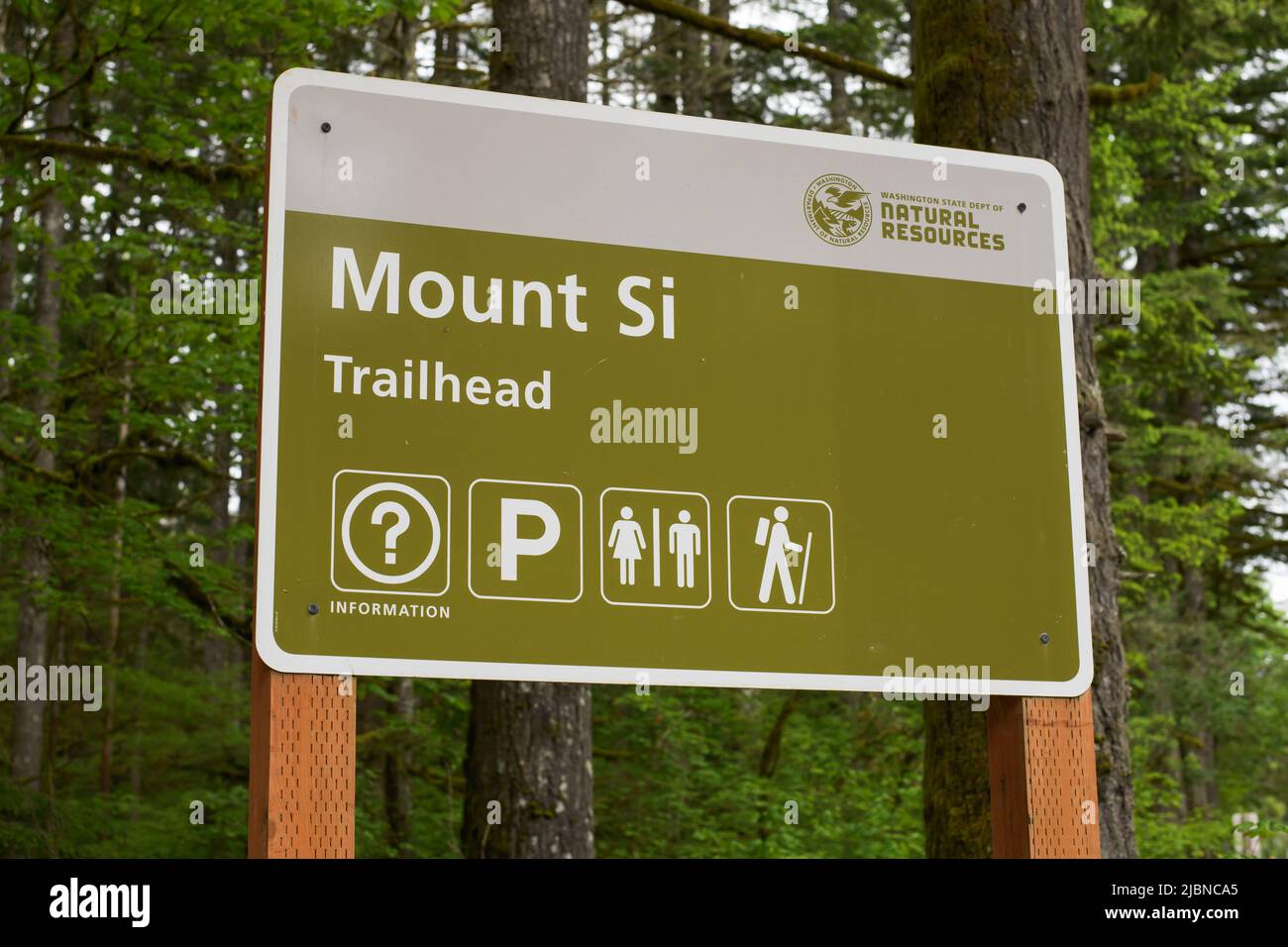 North Bend, WA, USA - June 06, 2022; Signage for the popular Seattle area hiking trail at Mount Si near North Bend Stock Photo