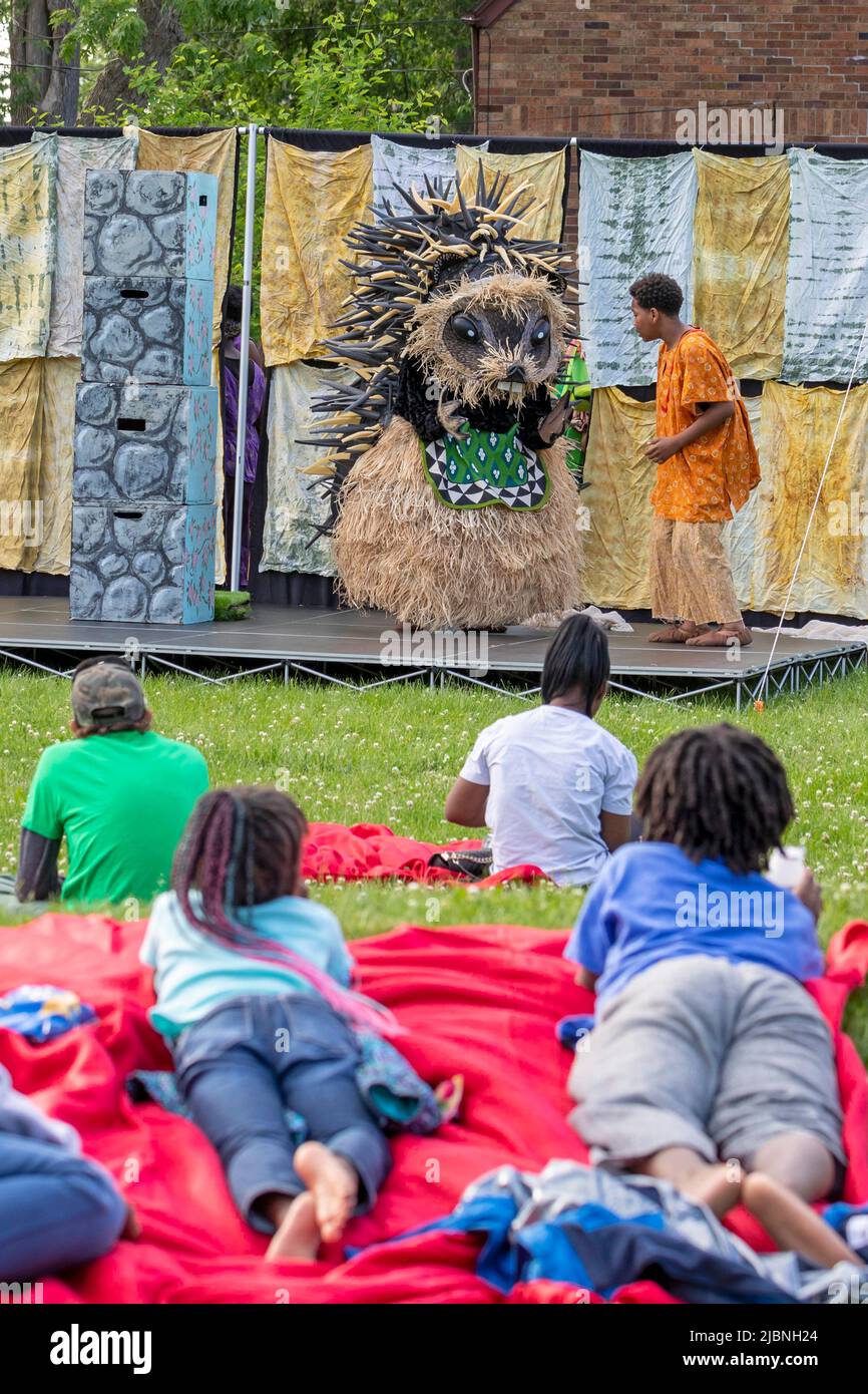 Detroit, Michigan - Mosaic Youth Theatre performs Mwindo, a play, with puppets, based on a story from the Congo. Mosaic performed the play in neighbor Stock Photo
